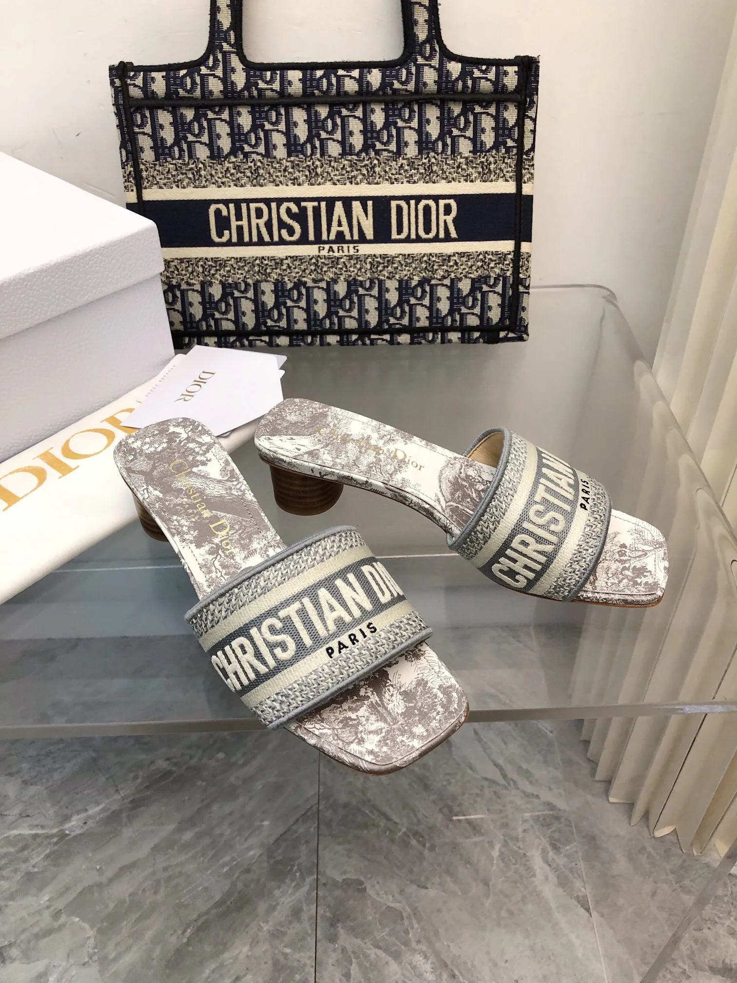 Босоножки Женские Christian Dior 18633991