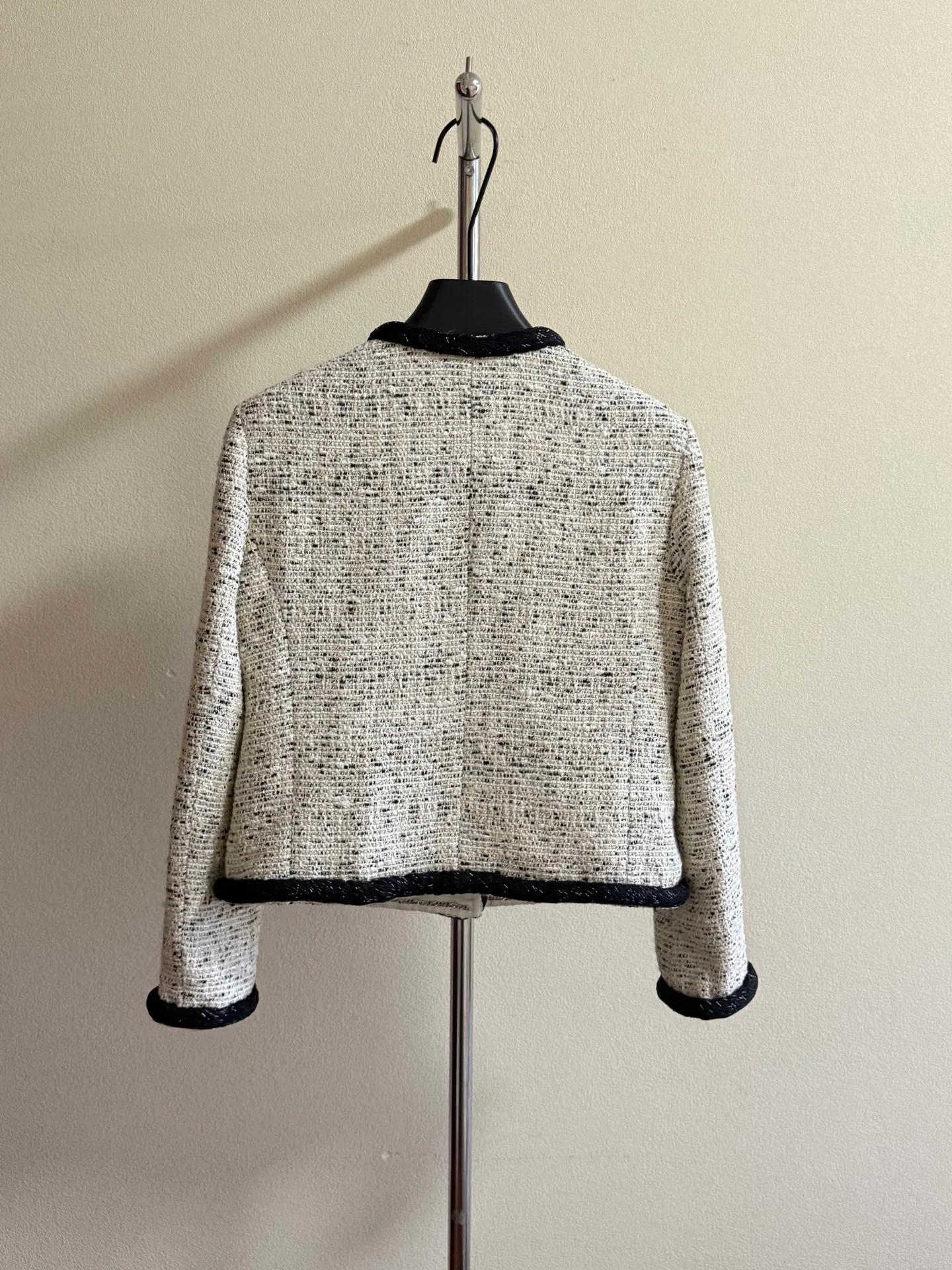 Жакеты Женские Chanel 18619230