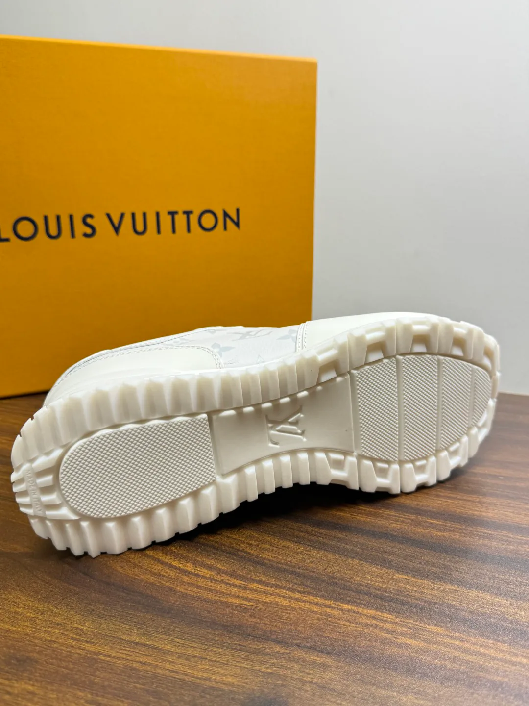 Кроссовки Мужские Louis Vuitton 20143427