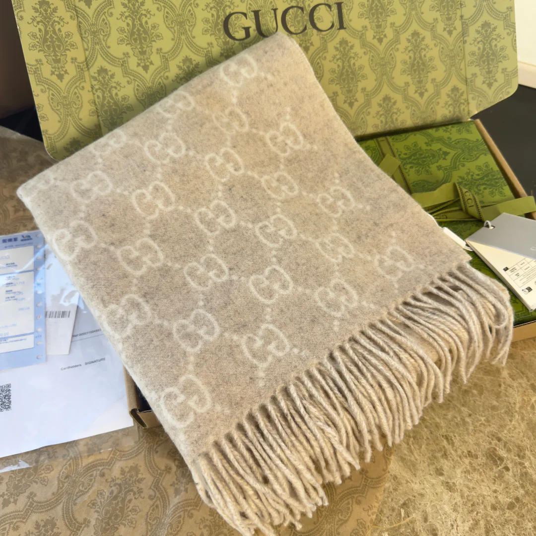 Шарфы Gucci 1116081