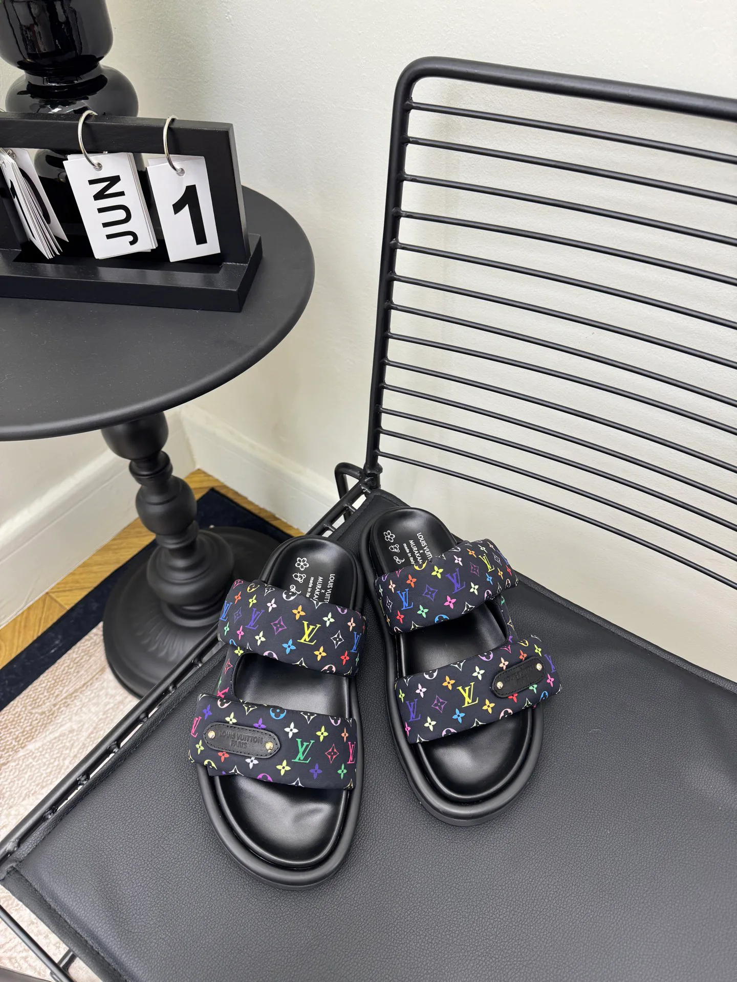 Шлепанцы Женские Louis Vuitton 11190720