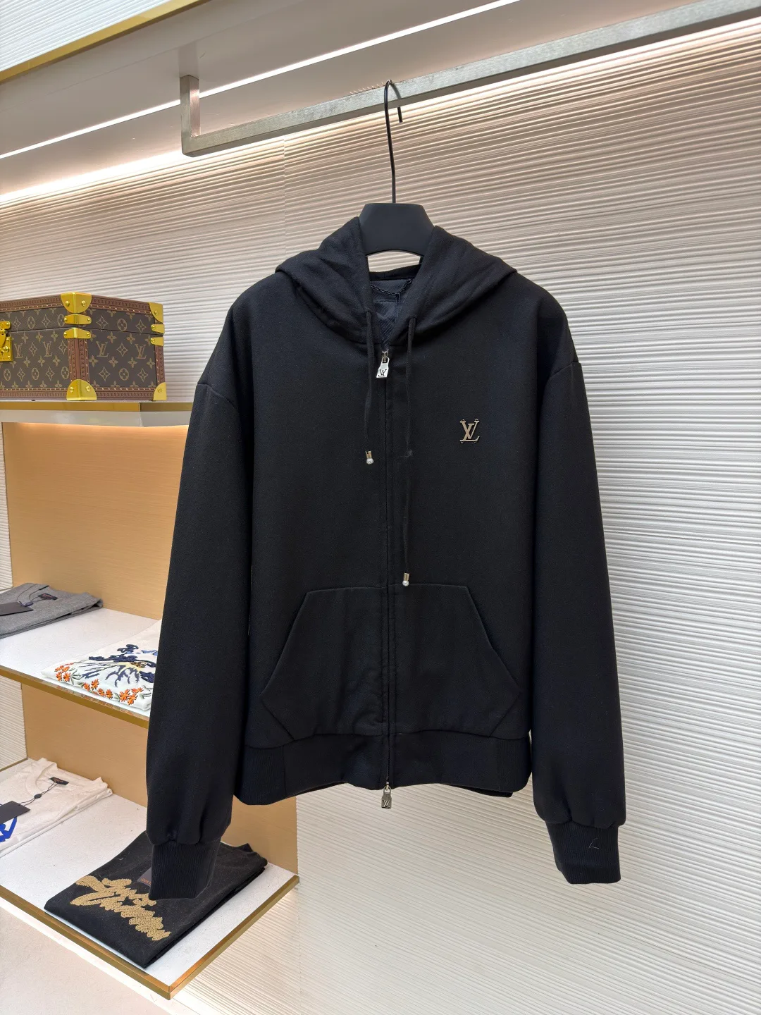 Куртки И Пуховики Мужские Louis Vuitton 17480623