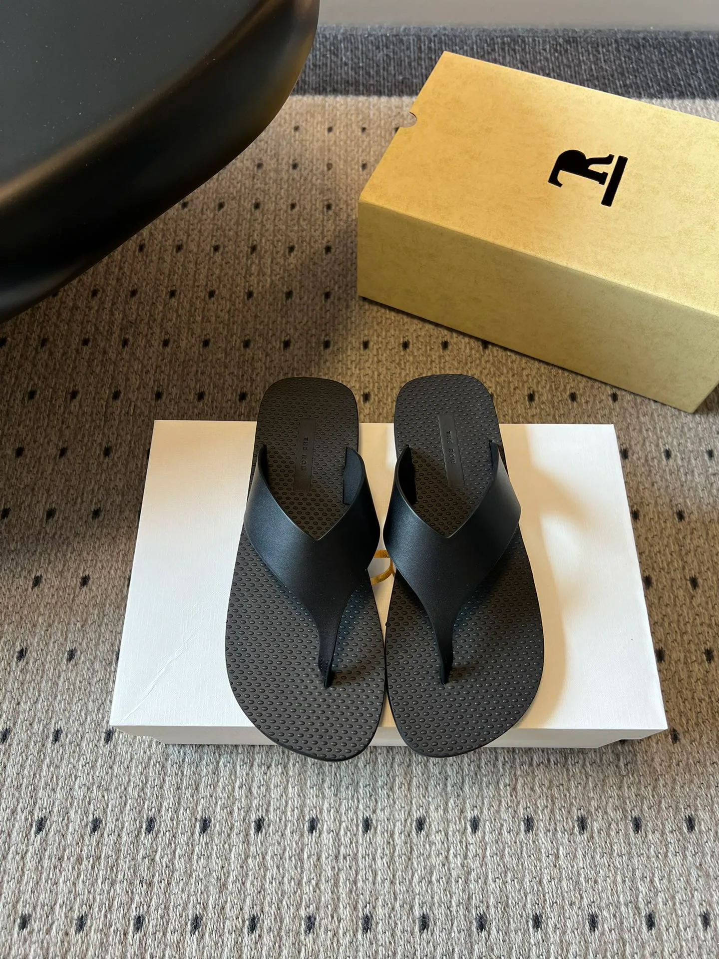 Шлепанцы Женские The Row 11850676