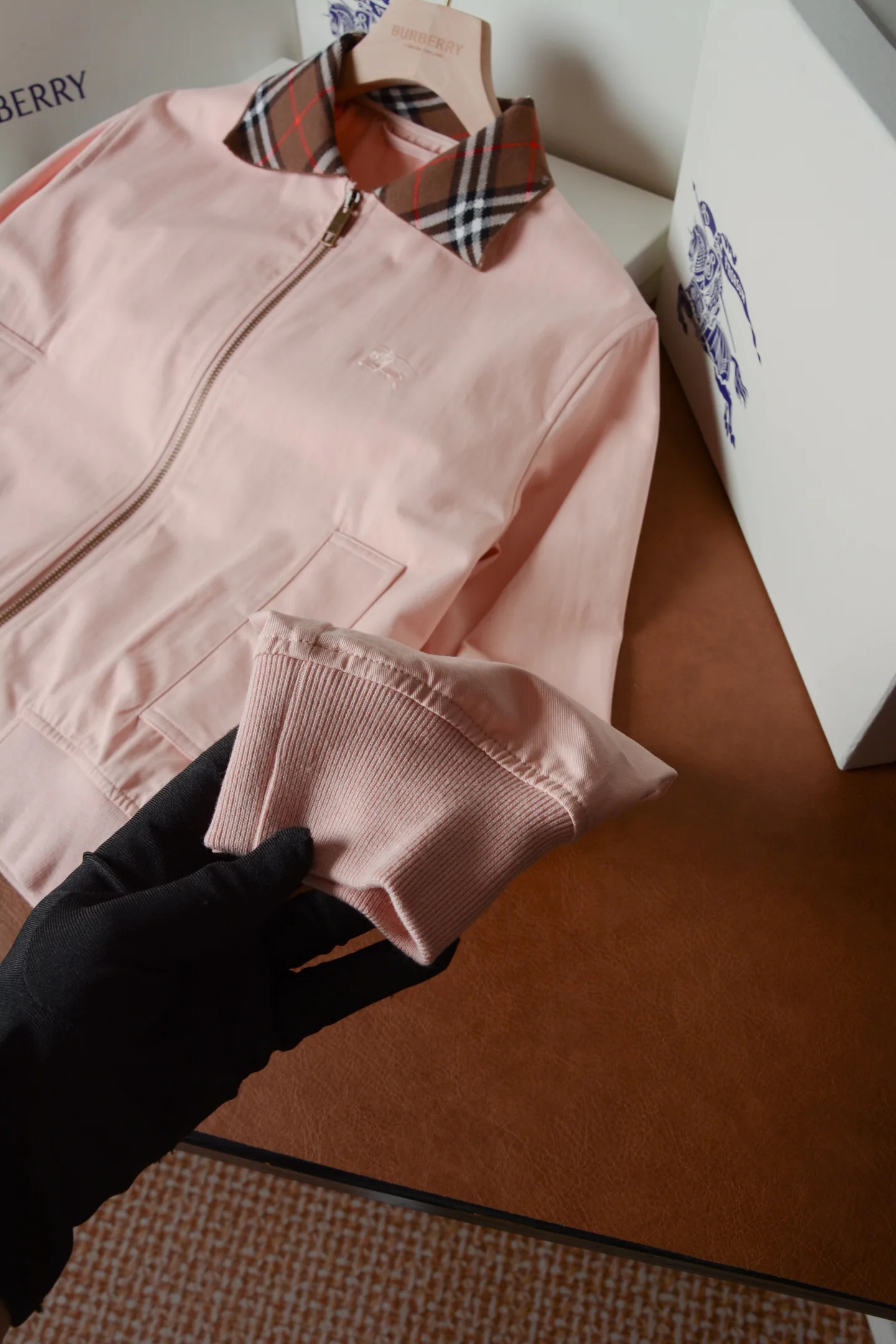 Куртки И Пуховики Женские Burberry 18386471
