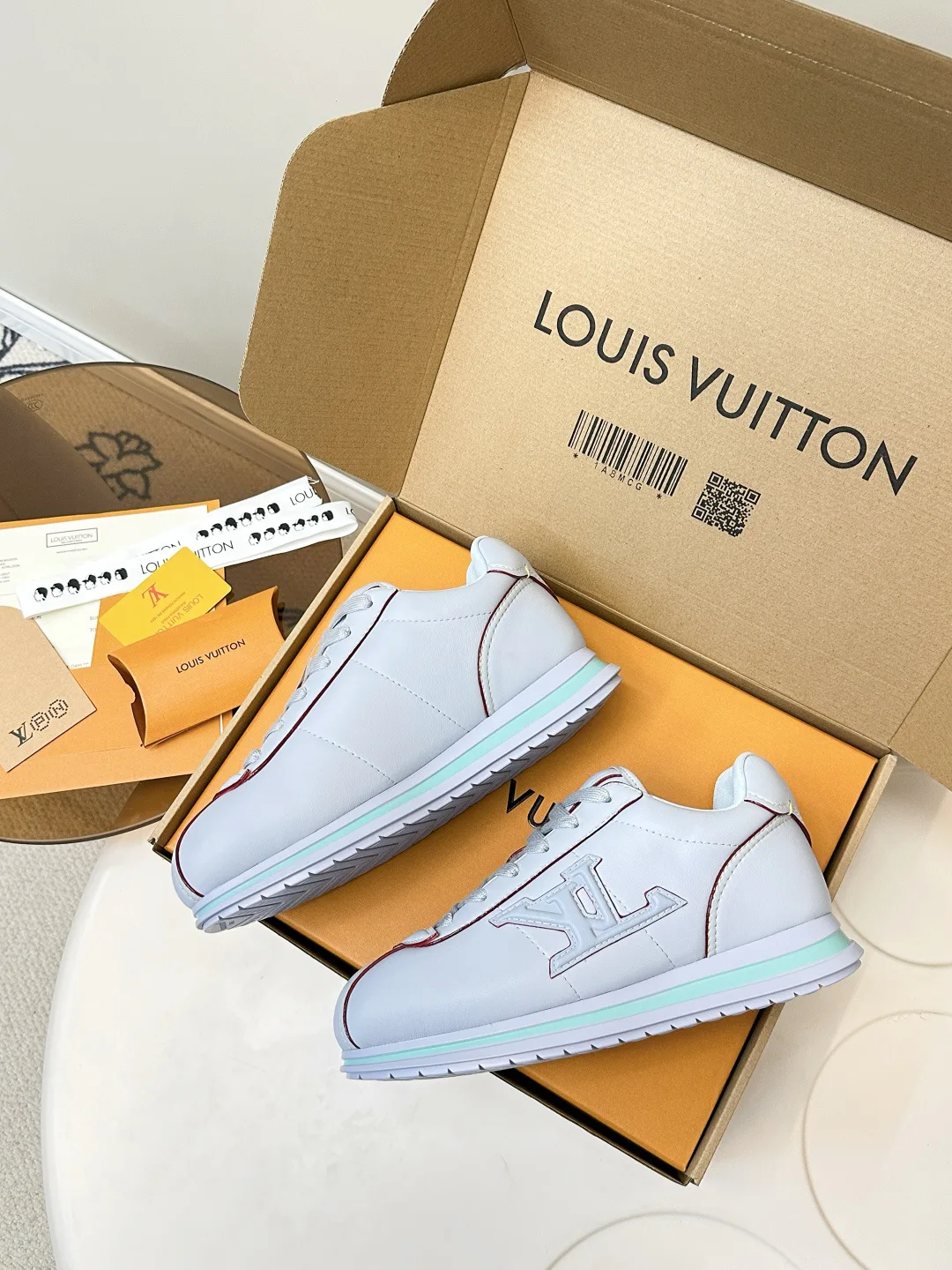 Кроссовки Женские Louis Vuitton 4948538