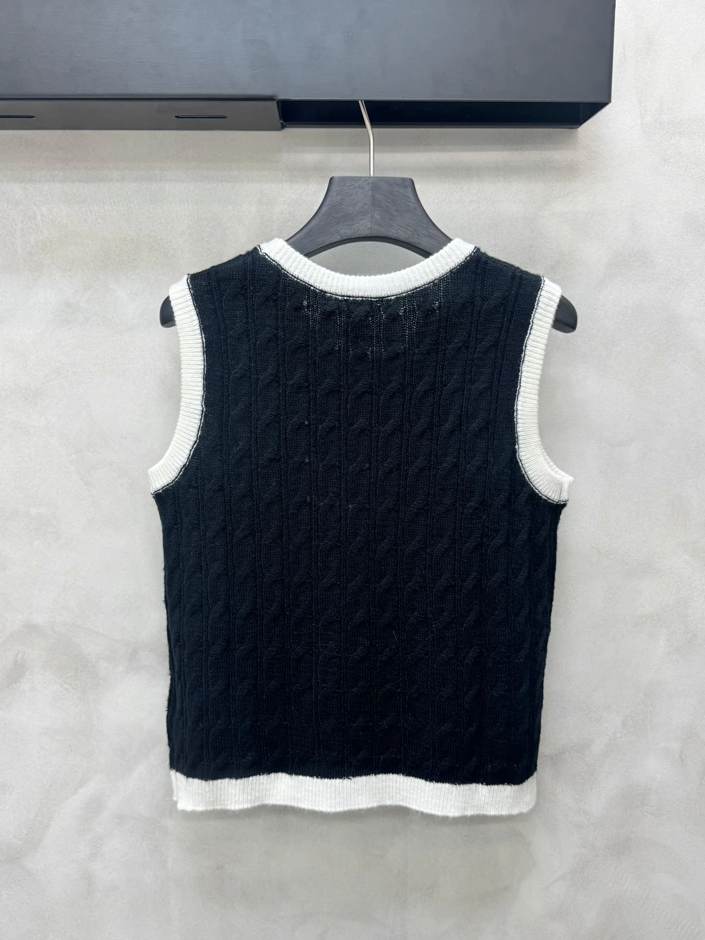 Жилеты Женские Chanel 18138283