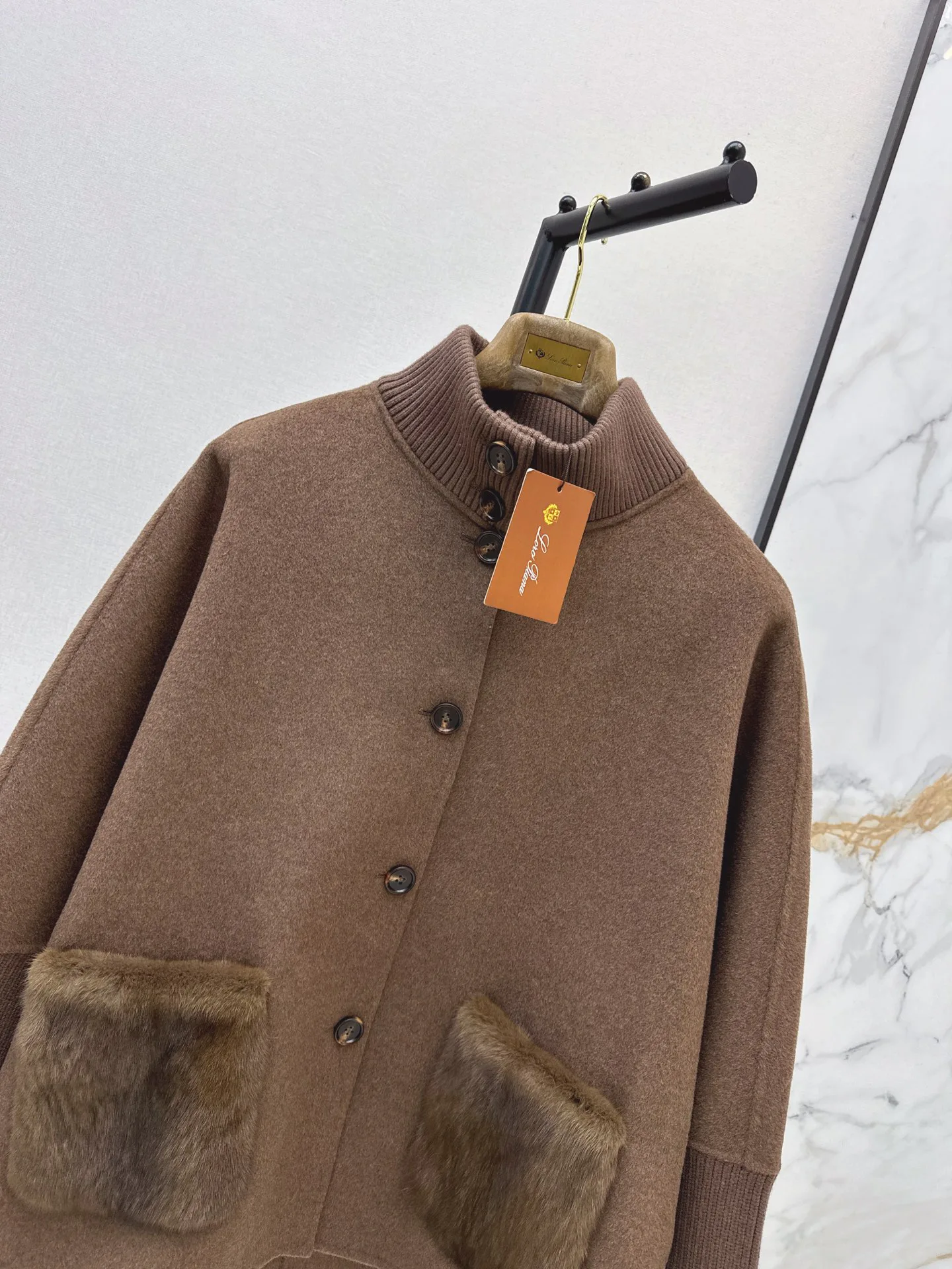 Пальто Женские Loro Piana 18407928