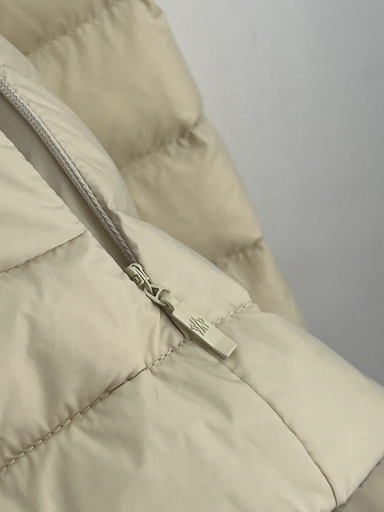 Куртки И Пуховики Женские Moncler 18416157