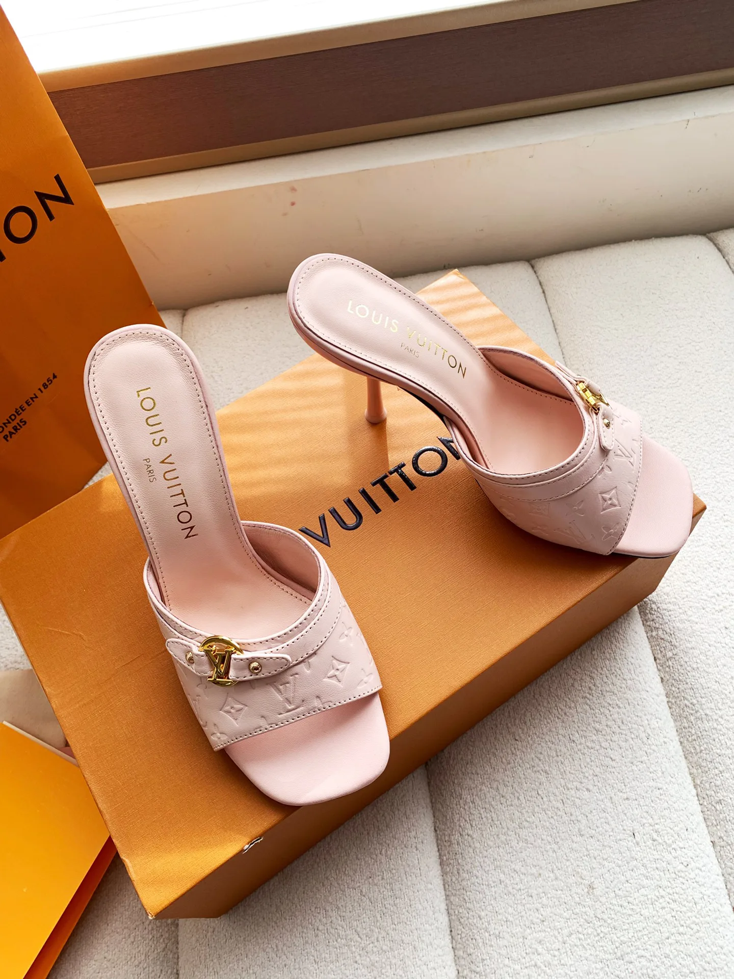 Босоножки Женские Louis Vuitton 10461969