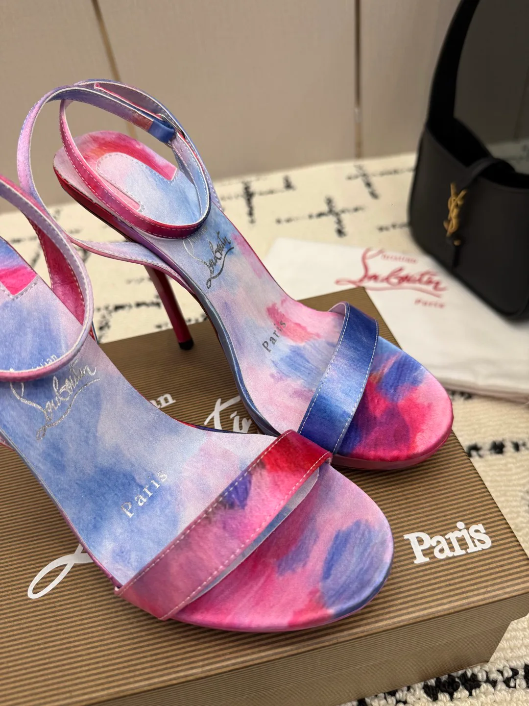 Босоножки Женские Christian Louboutin 17234909