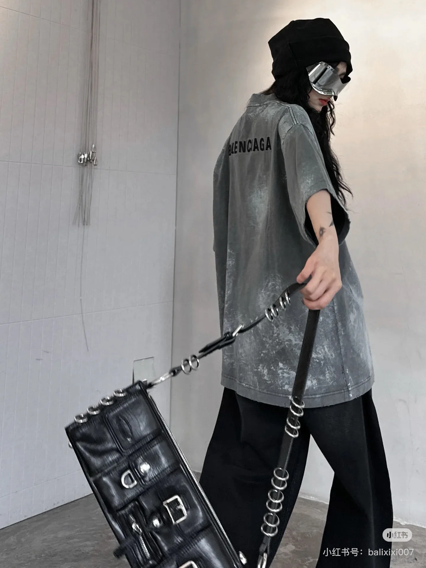 Футболки Женские Balenciaga 18700