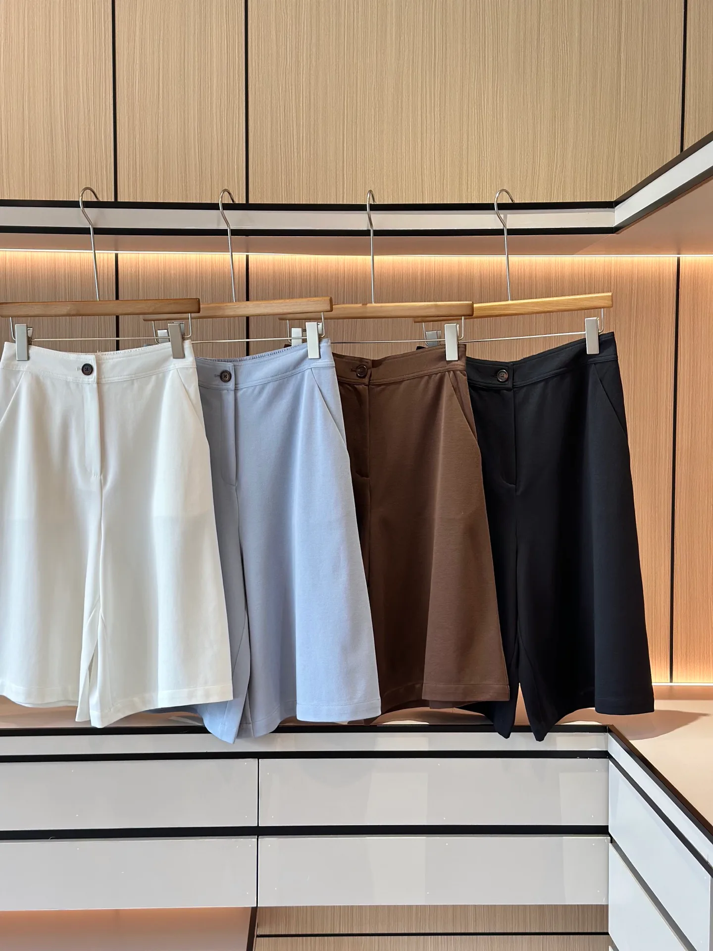 Шорты Женские Brunello Cucinelli 13288775