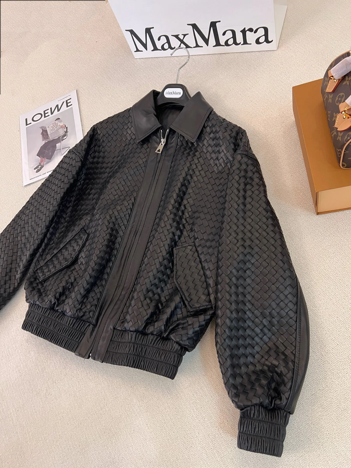 Кожаные Куртки И Дублёнки Женские Bottega Veneta 18064685