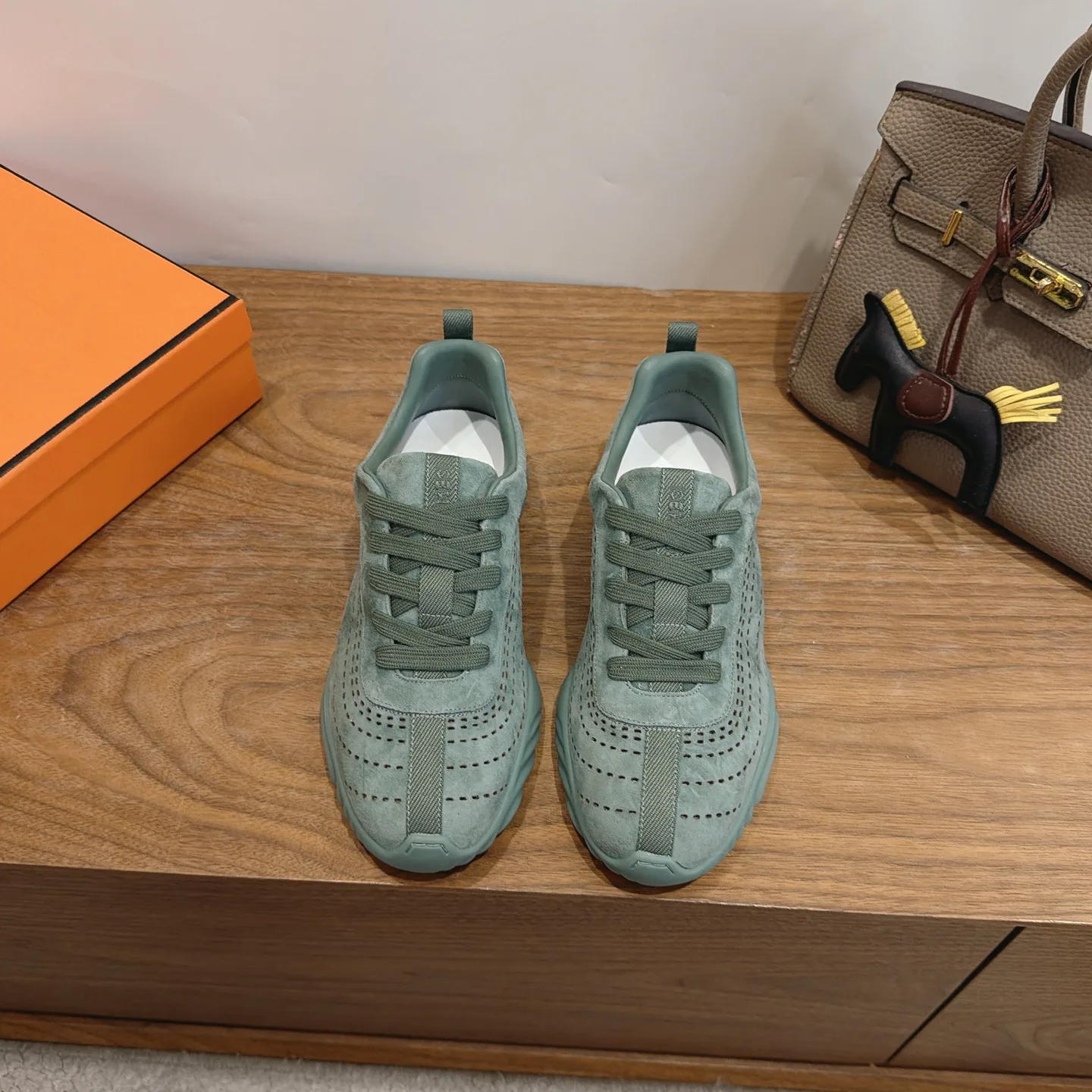 Кроссовки Женские Hermes 18230947