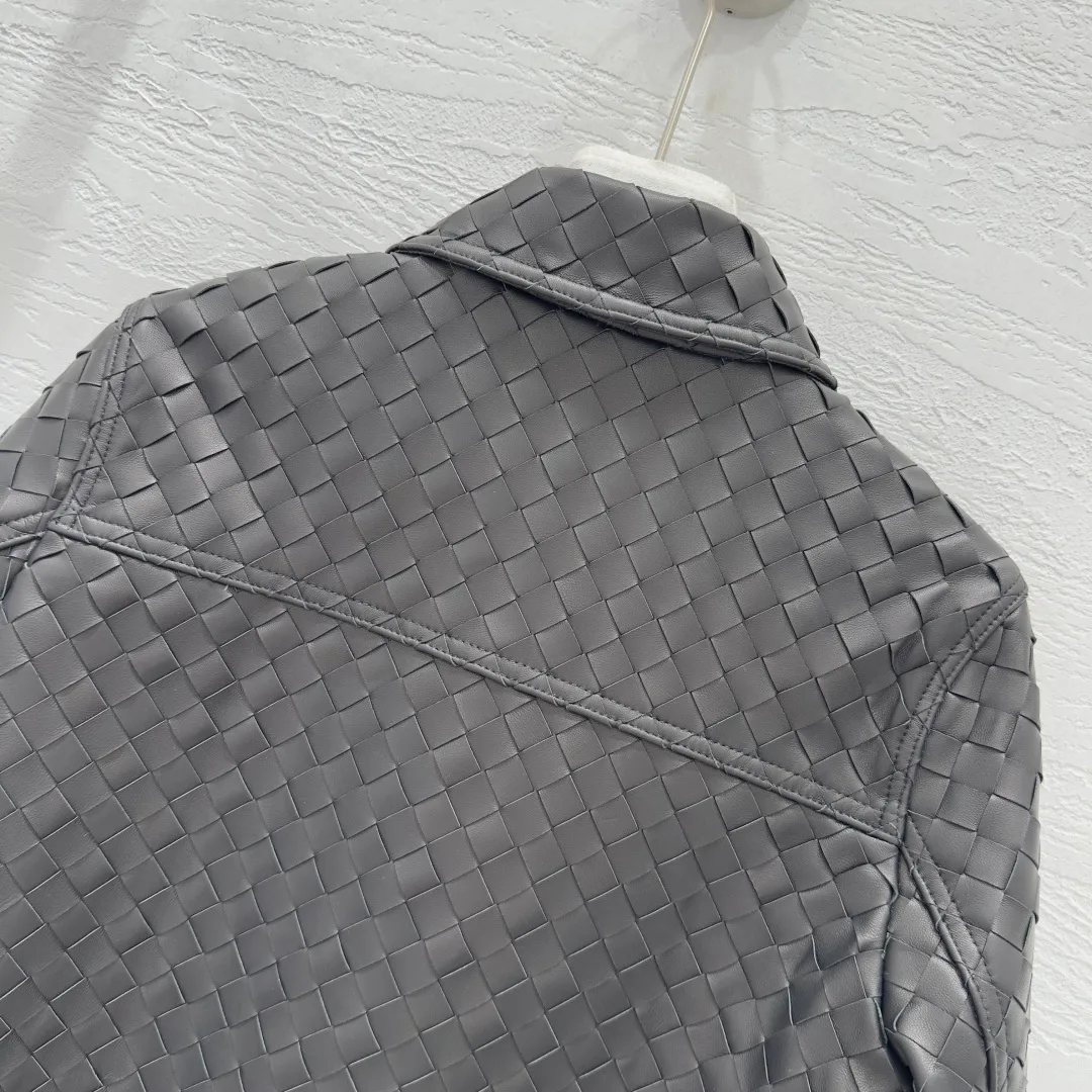 Кожаные Куртки И Дублёнки Женские Bottega Veneta 13557786