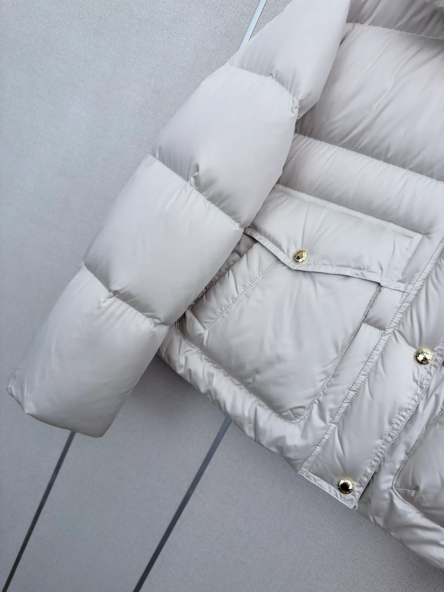 Куртки И Пуховики Женские Miu Miu 18185758
