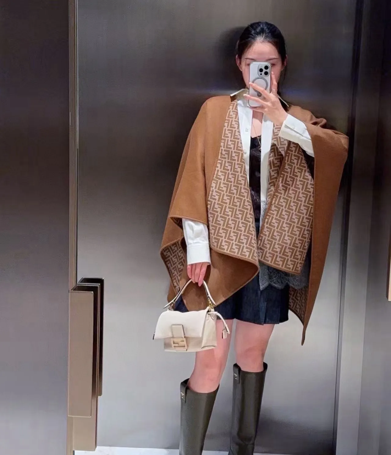 Пальто Женские Fendi 18374546