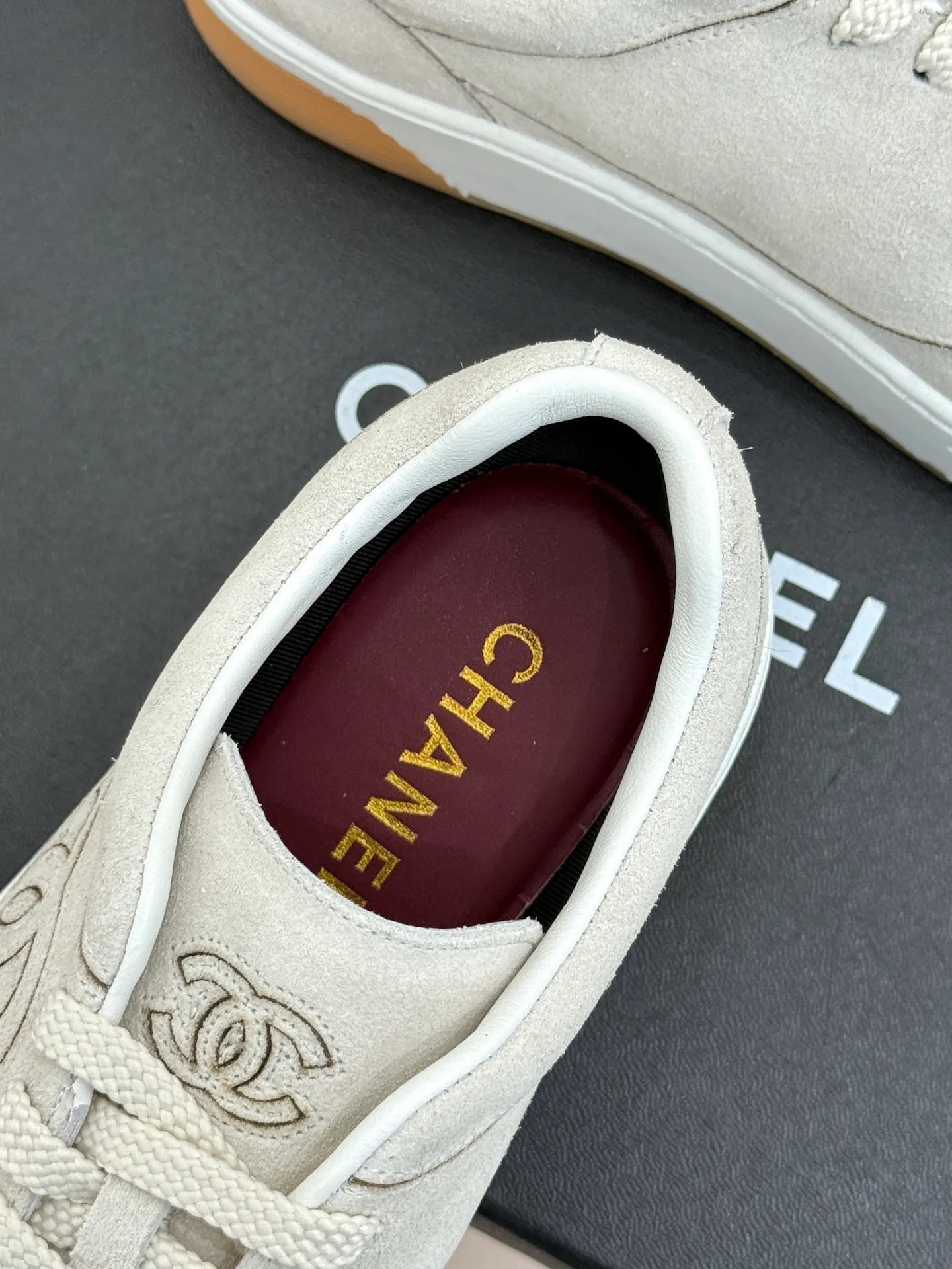 Кроссовки Женские Chanel 18154785