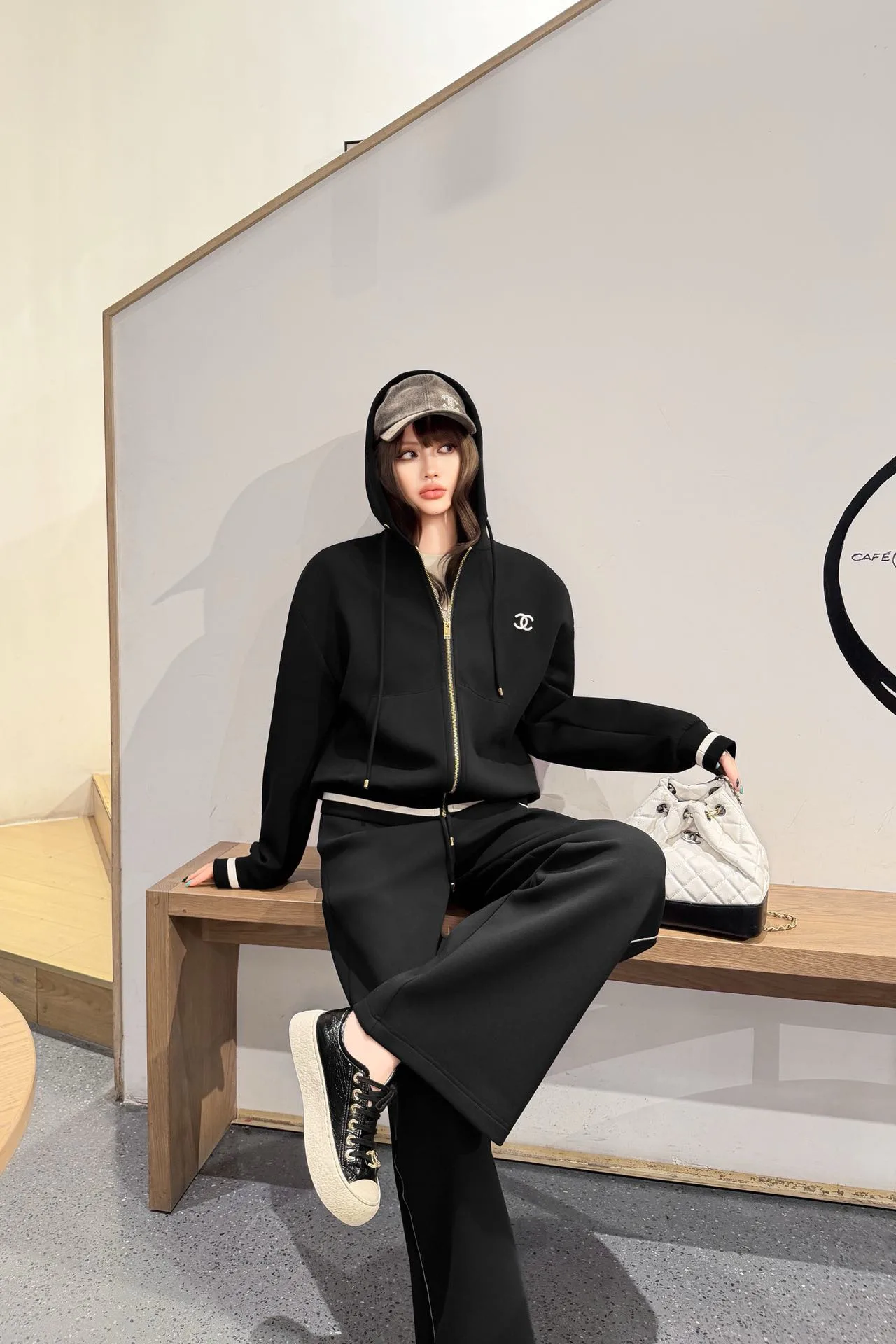 Куртки И Пуховики Женские Chanel 20092550