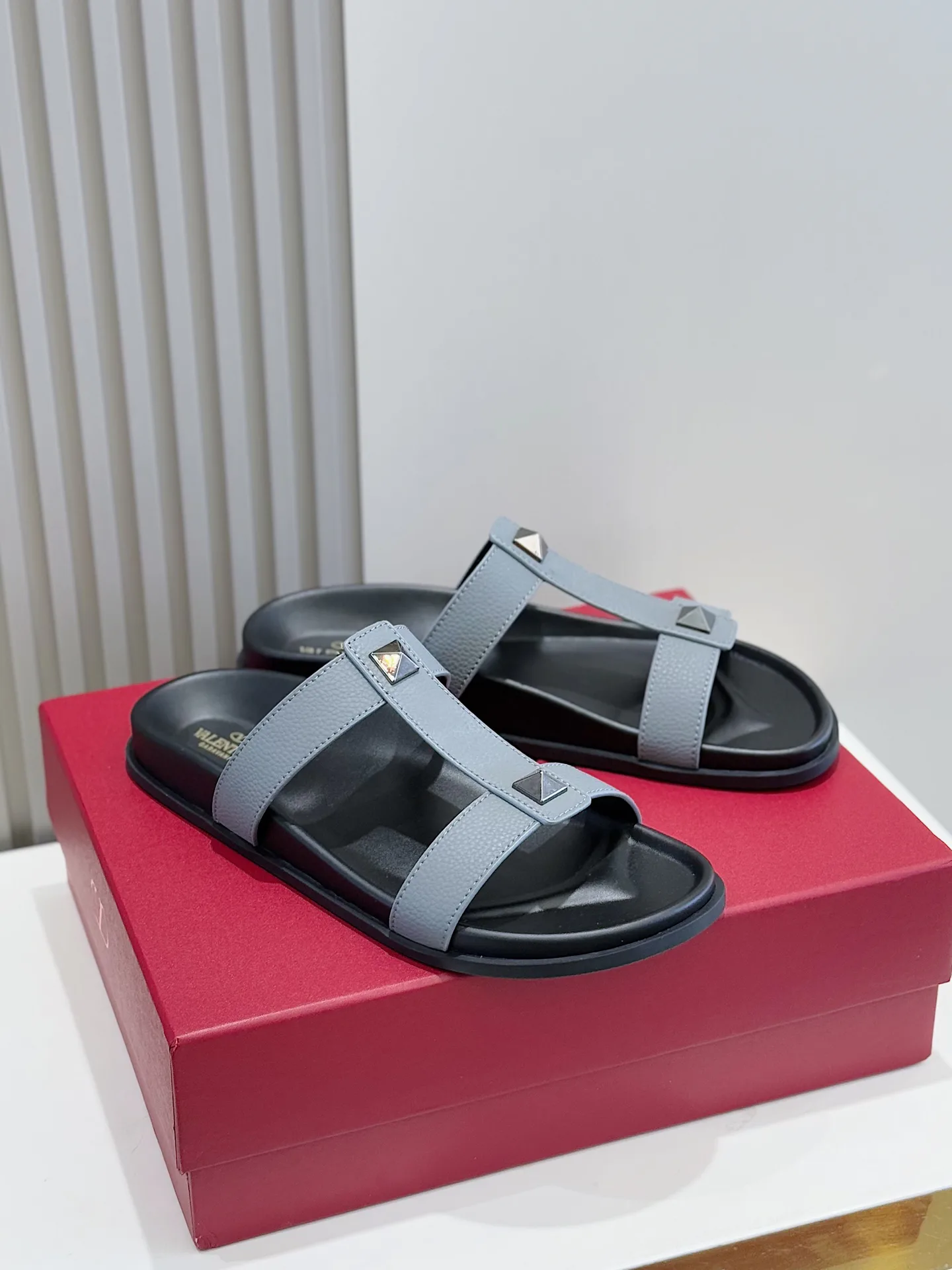 Шлепанцы Мужские Valentino 12174