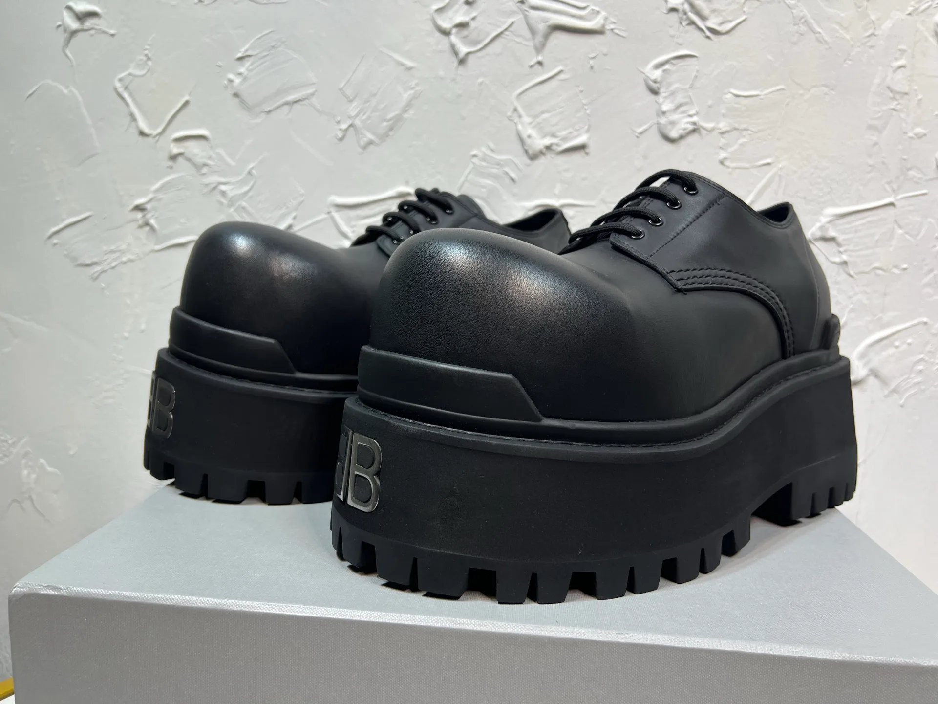 Ботинки Мужские Balenciaga 11670827