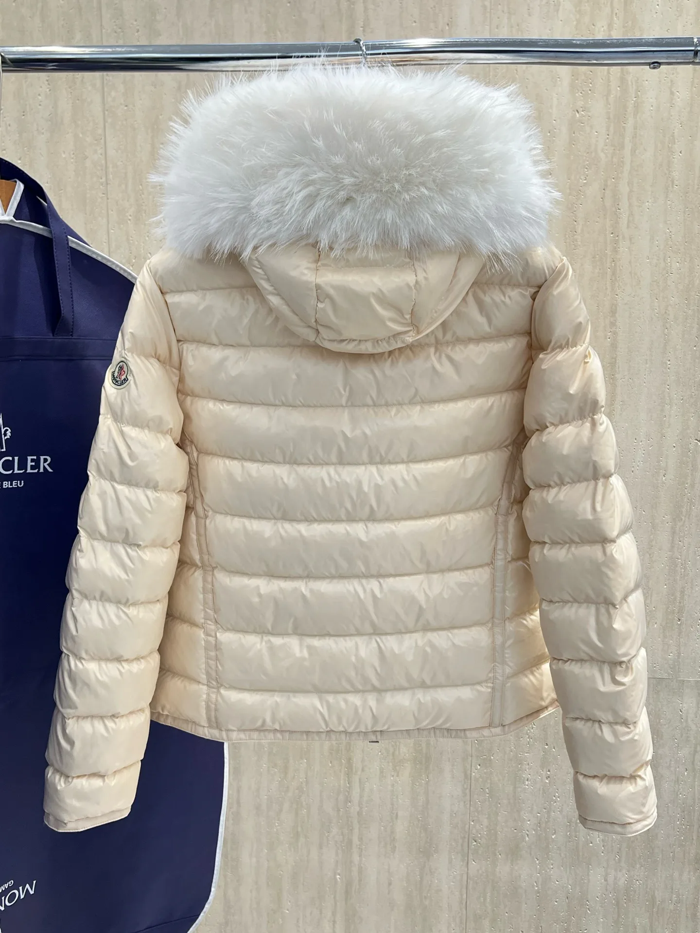 Куртки И Пуховики Женские Moncler 18891933
