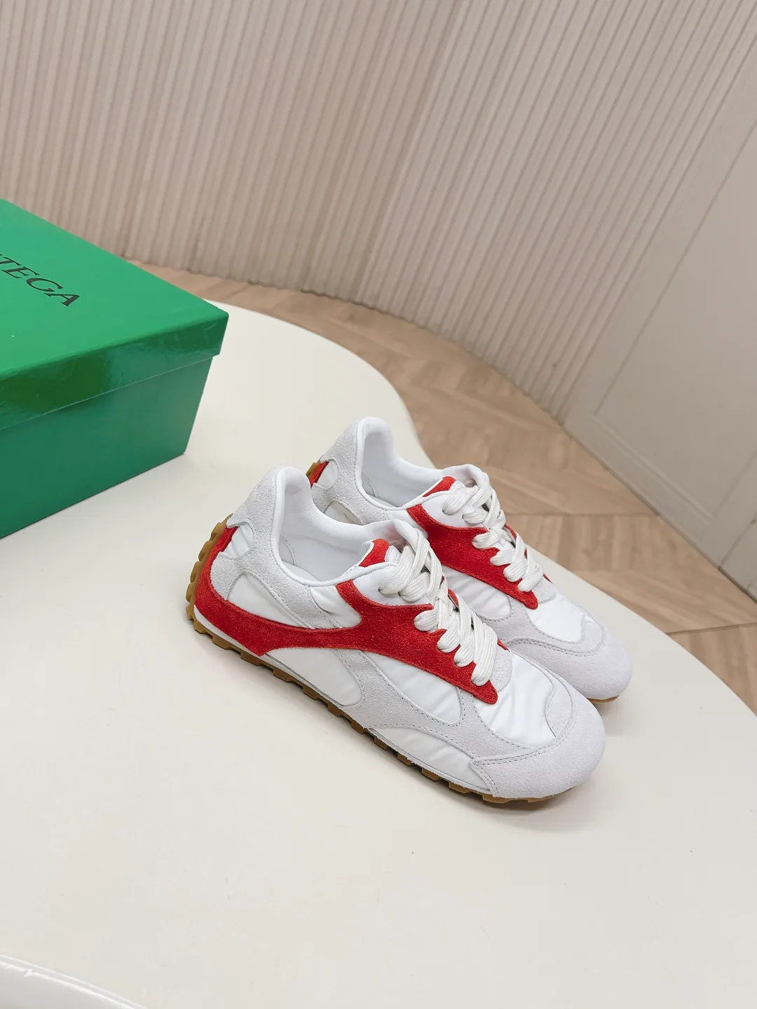 Кроссовки Женские Bottega Veneta 11678186