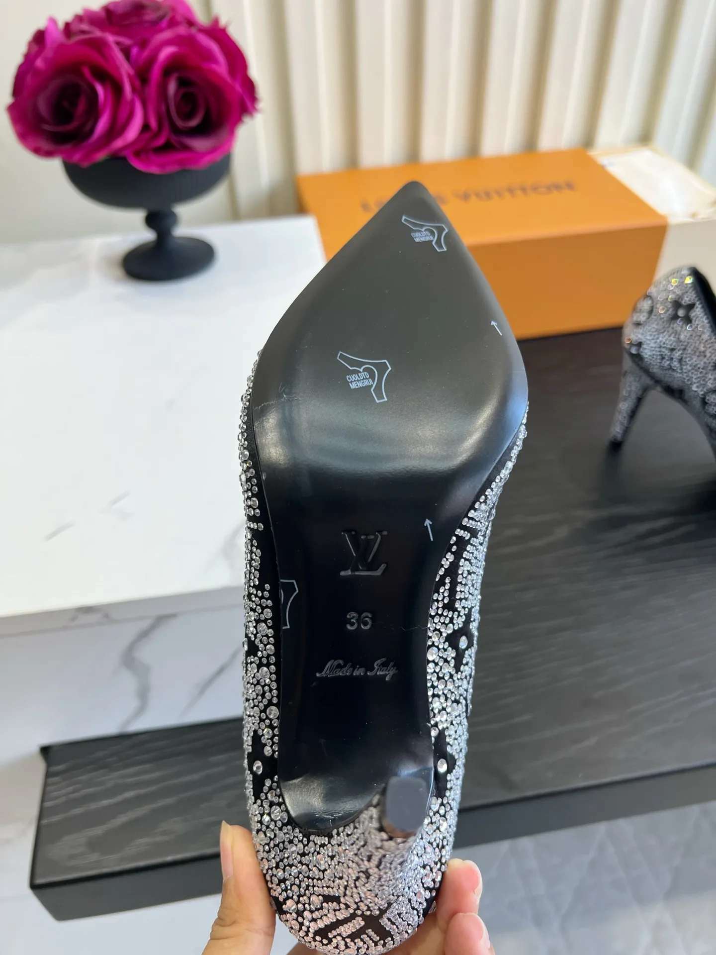 Туфли Женские Louis Vuitton 18152244