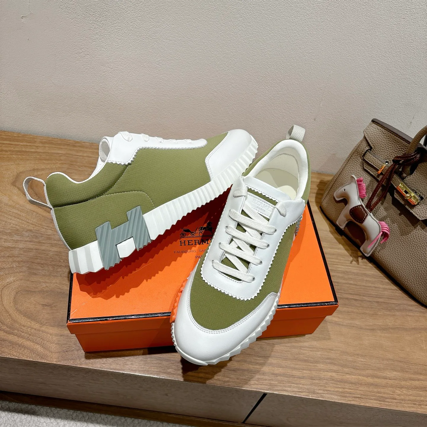 Кроссовки Женские Hermes 9915125
