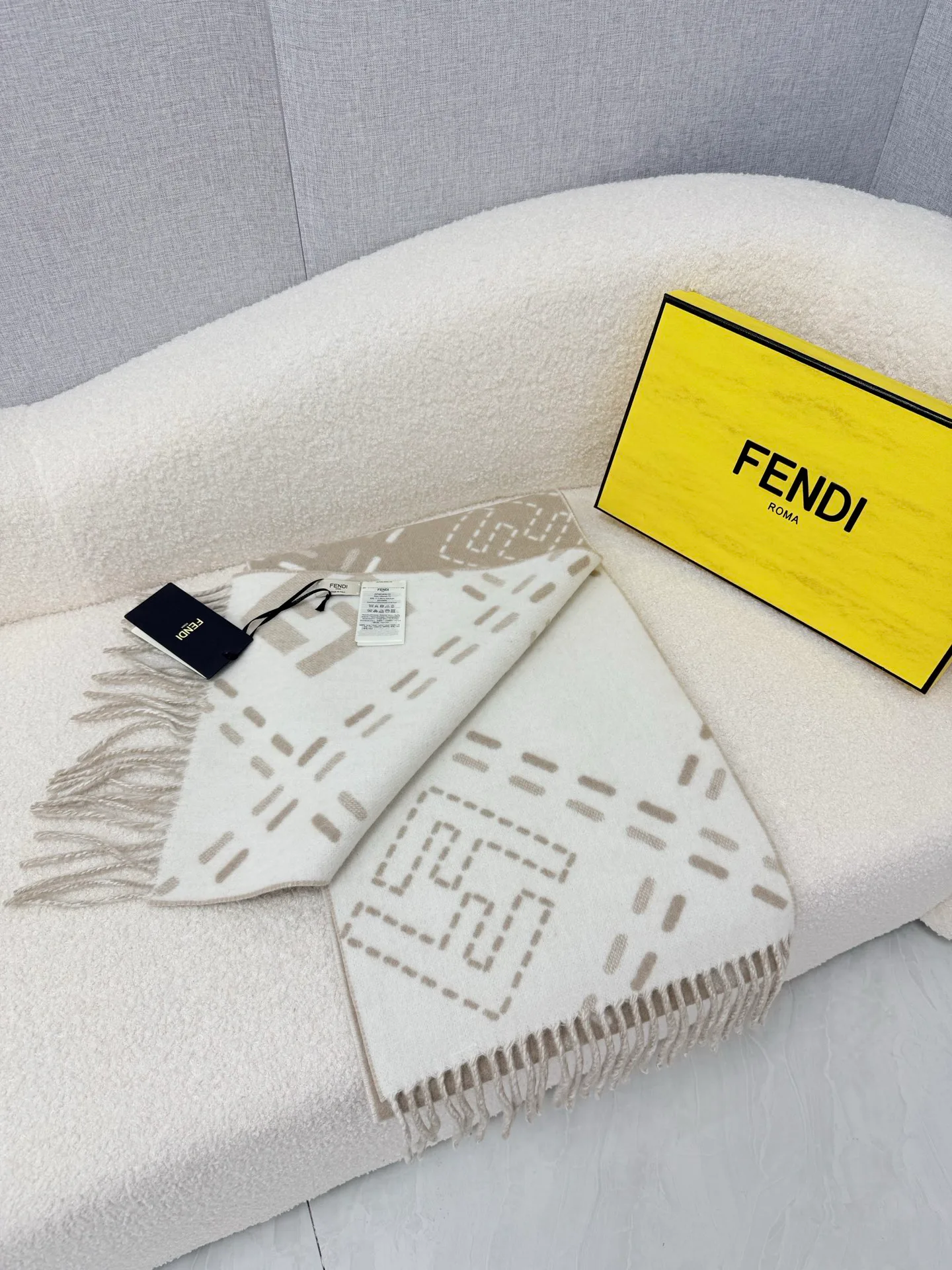 Шарфы Fendi 18003368
