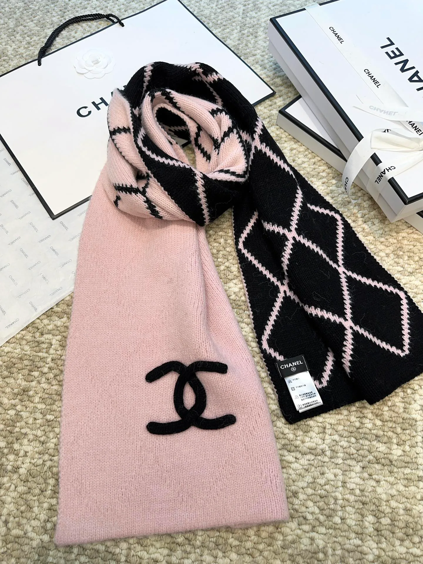 Шарфы Chanel 18105432