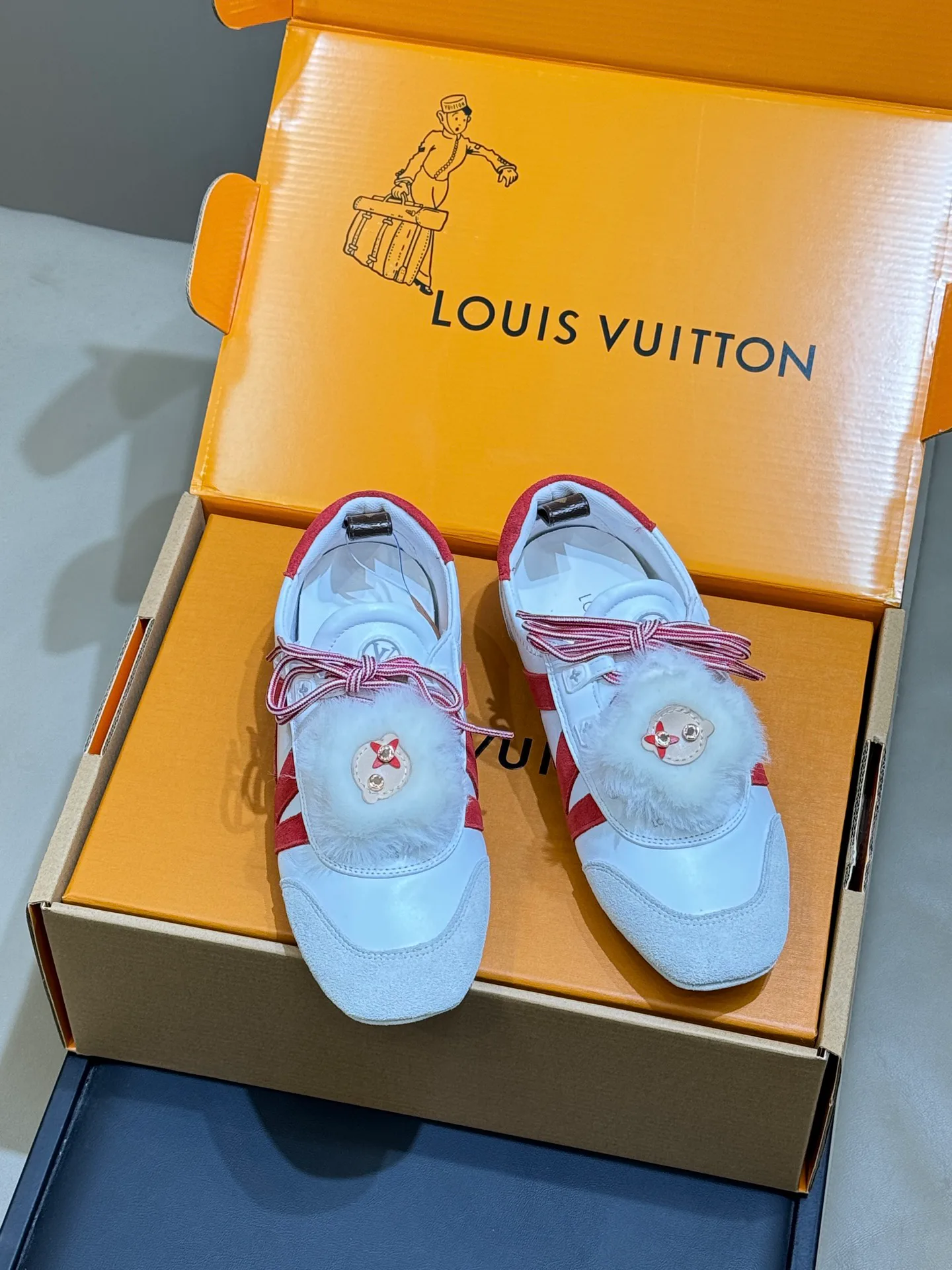 Кроссовки Женские Louis Vuitton 2768329