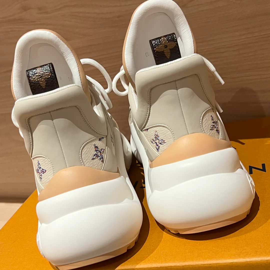 Кроссовки Женские Louis Vuitton 371402