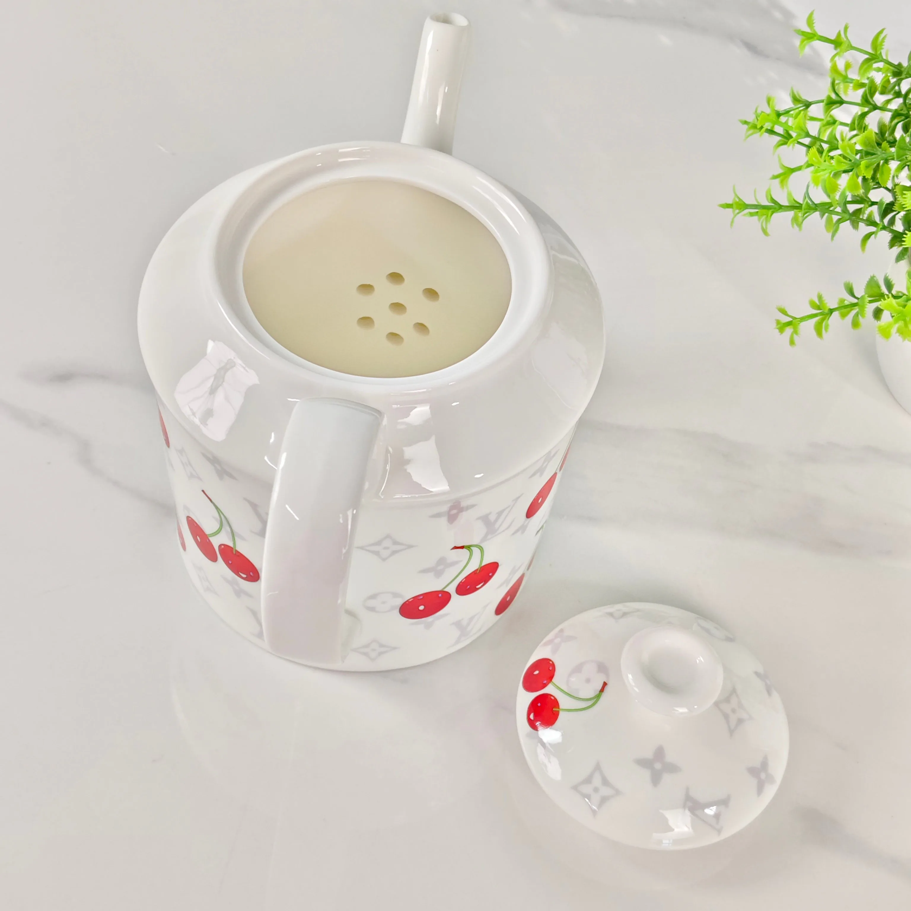 Посуда Louis Vuitton 380080