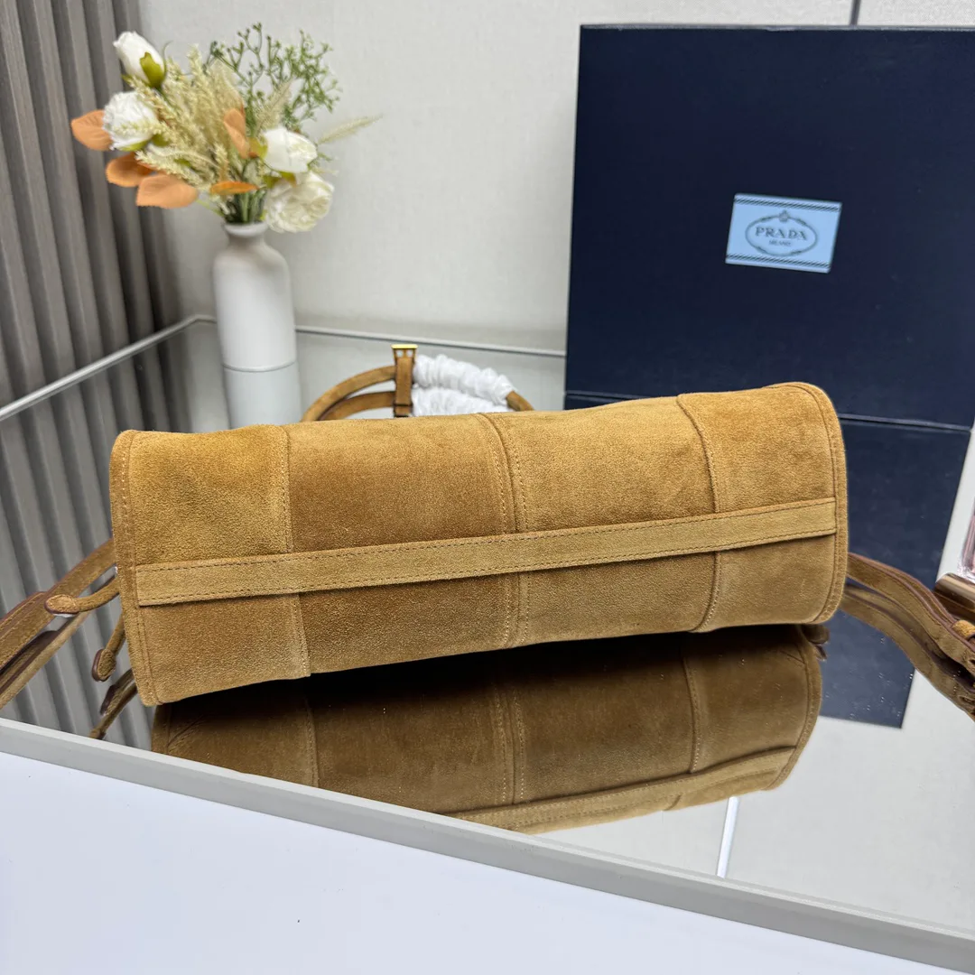 Классические Сумки Женские Prada 10446829