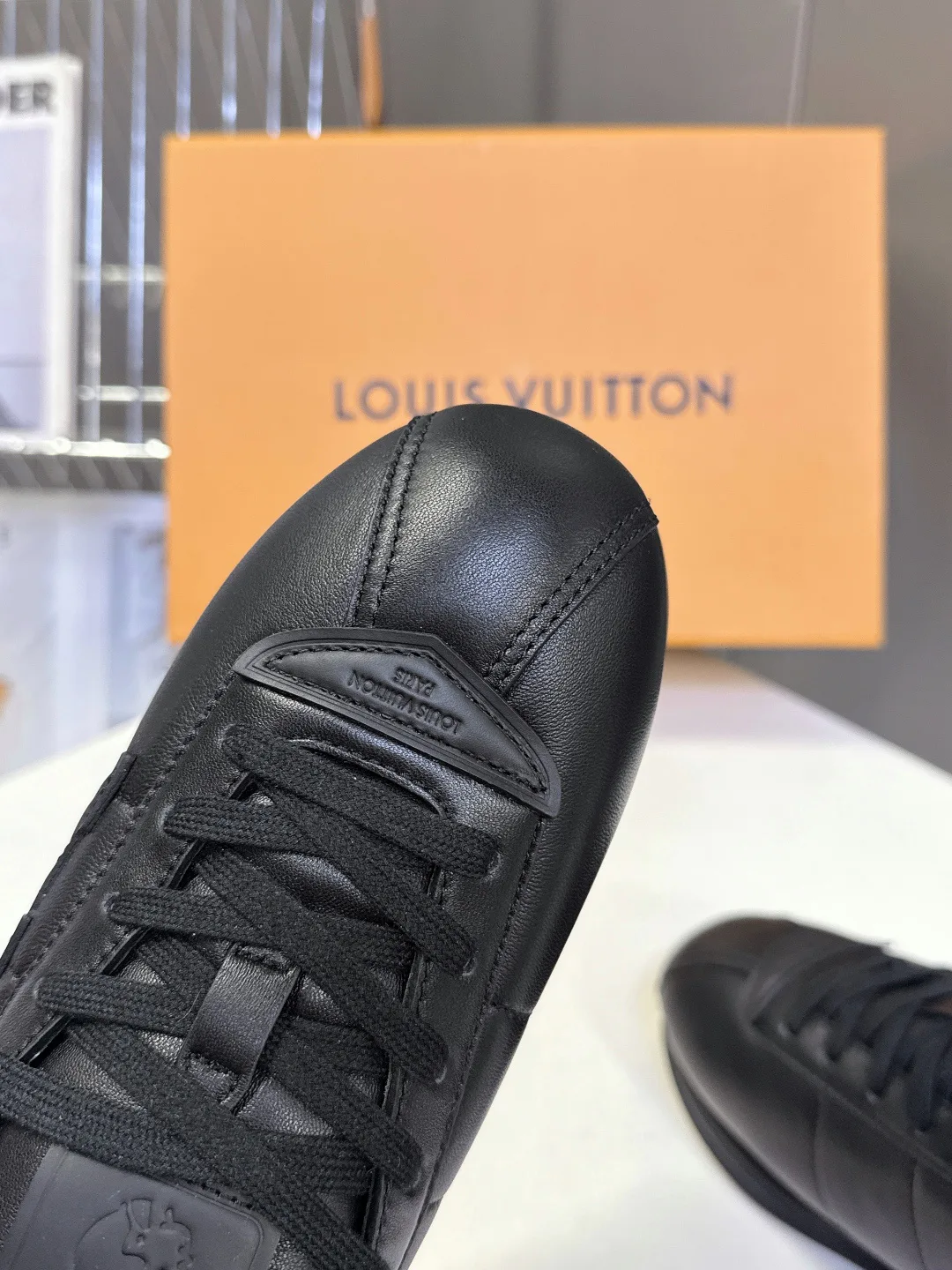 Кроссовки Женские Louis Vuitton 18005447