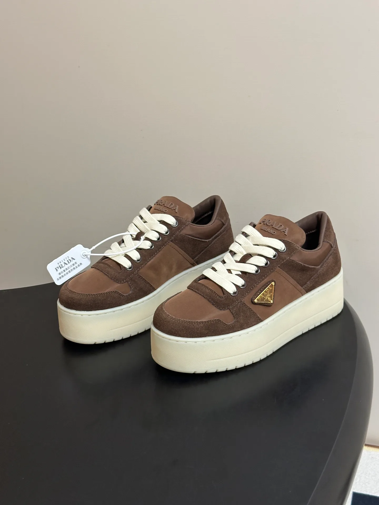 Кроссовки Женские Prada 18041555