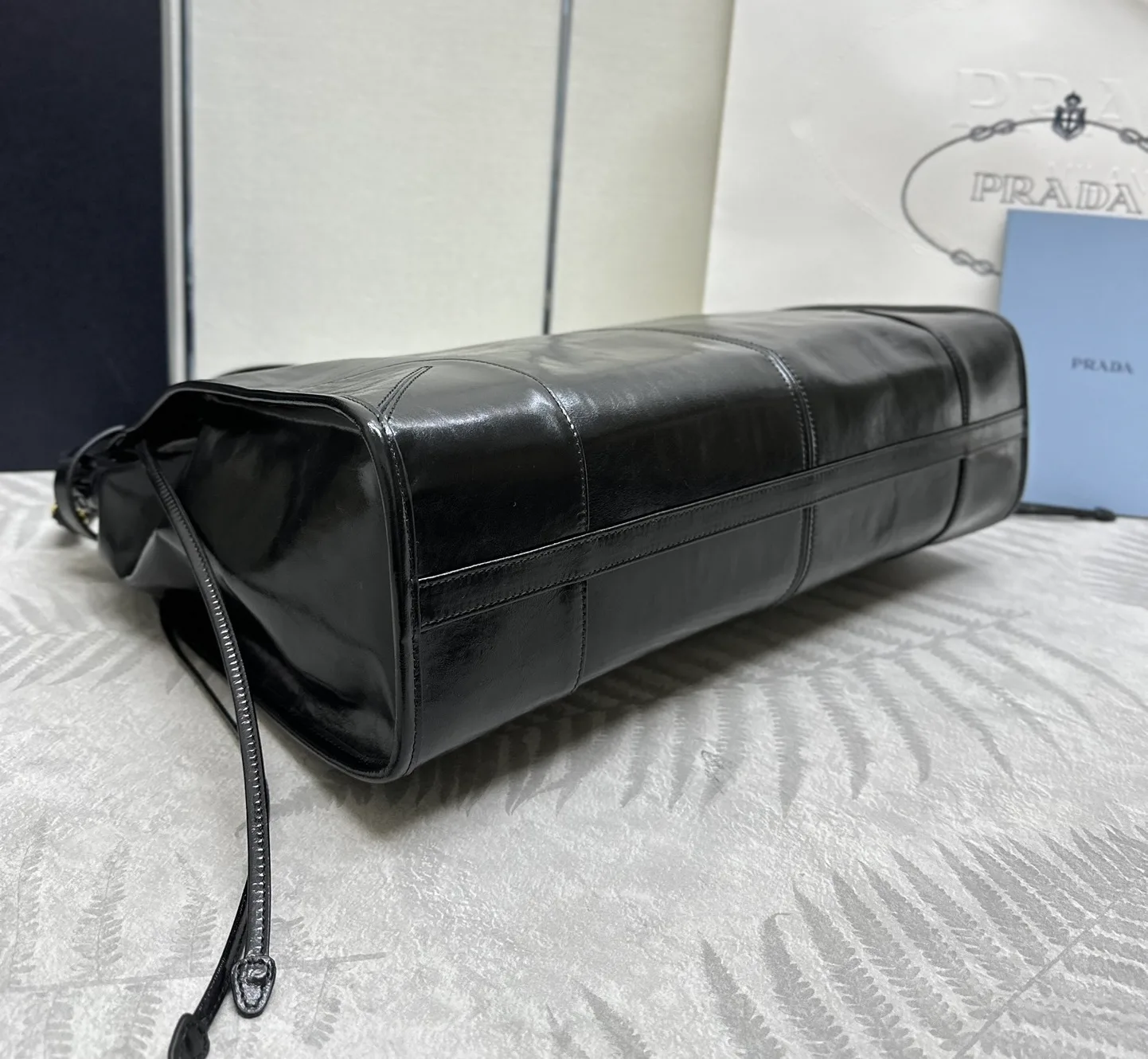 Классические Сумки Женские Prada 11462564