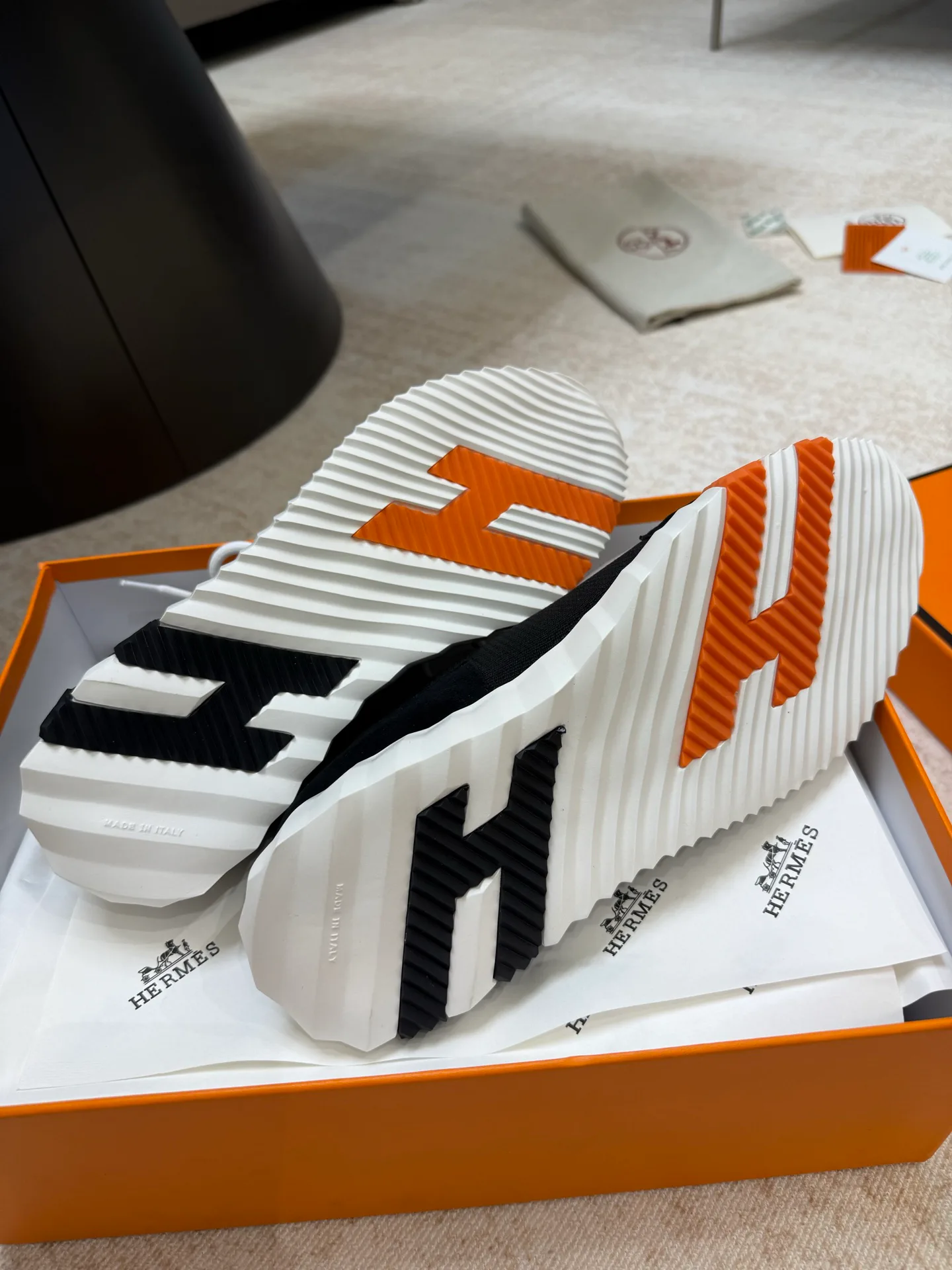 Кроссовки Женские Hermes 11628829