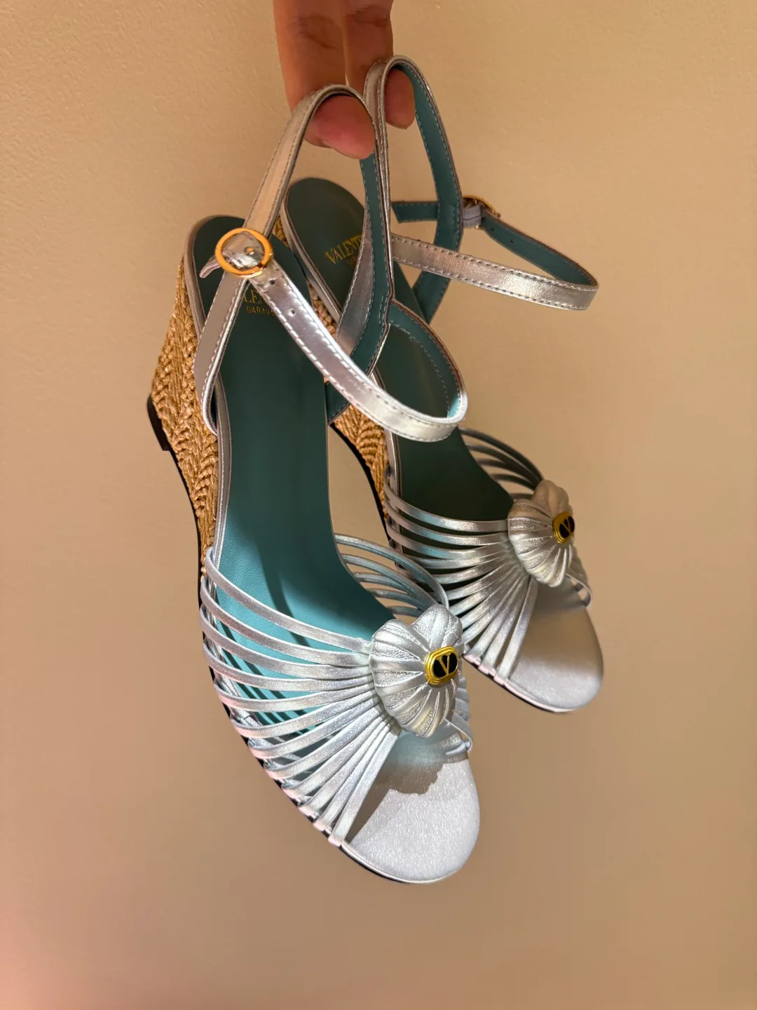 Босоножки Женские Valentino 17968672