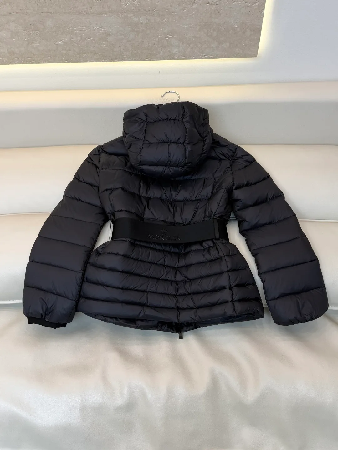 Куртки И Пуховики Женские Moncler 18629928