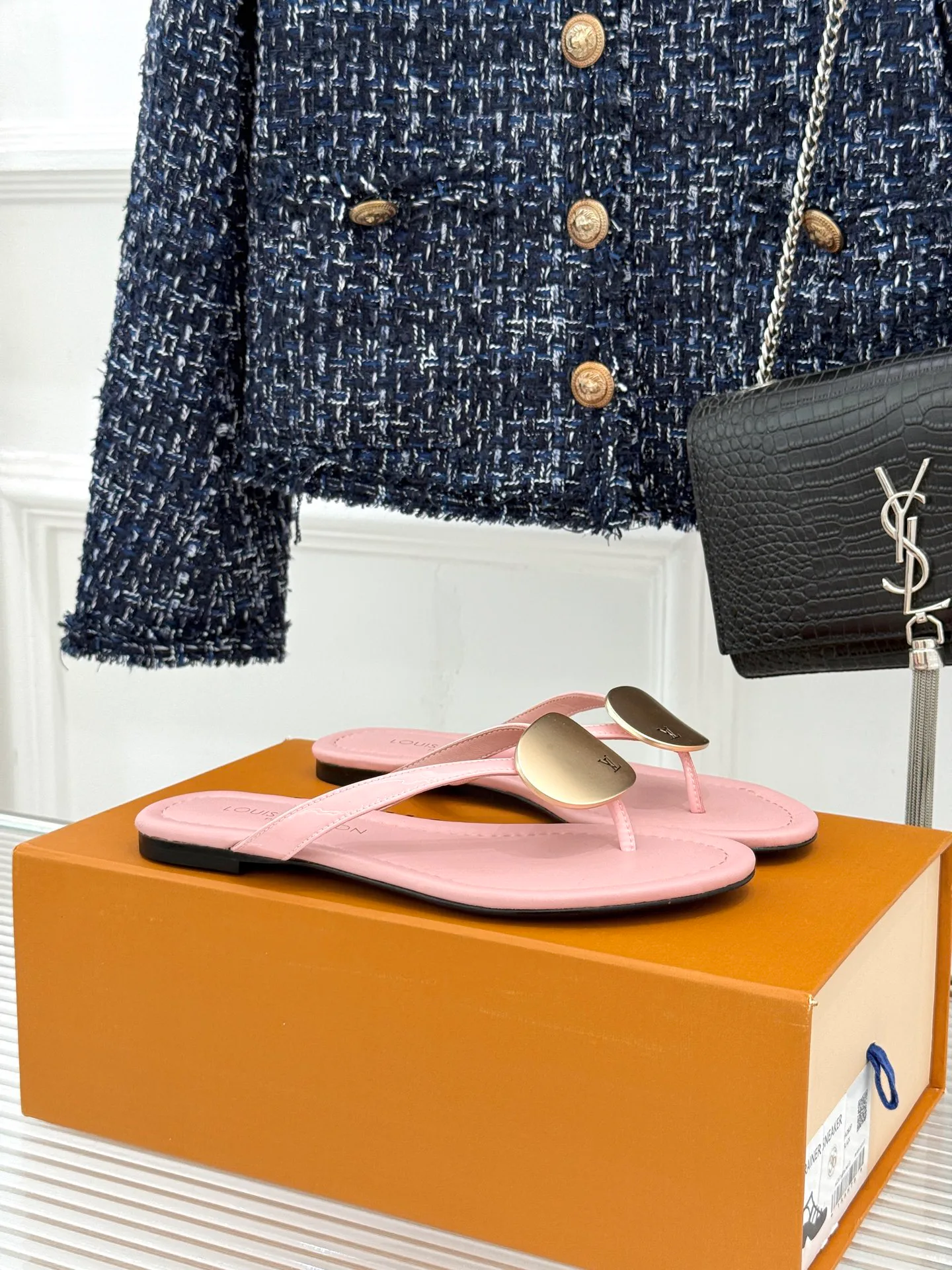 Шлепанцы Женские Louis Vuitton 17596993