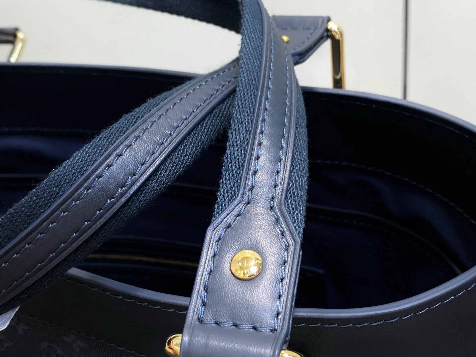 Классические Сумки Женские Louis Vuitton 17499401