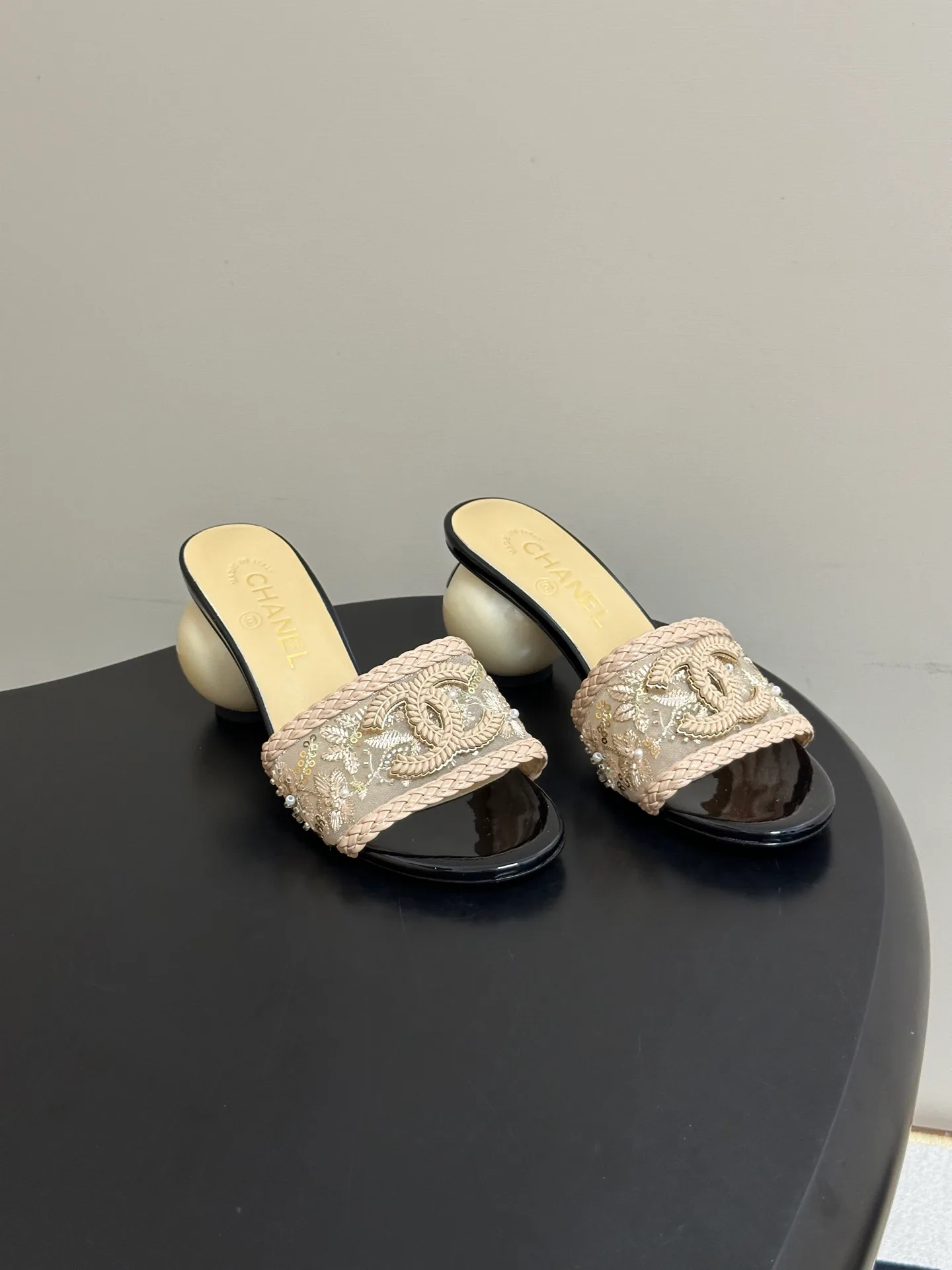 Босоножки Женские Chanel 17403442