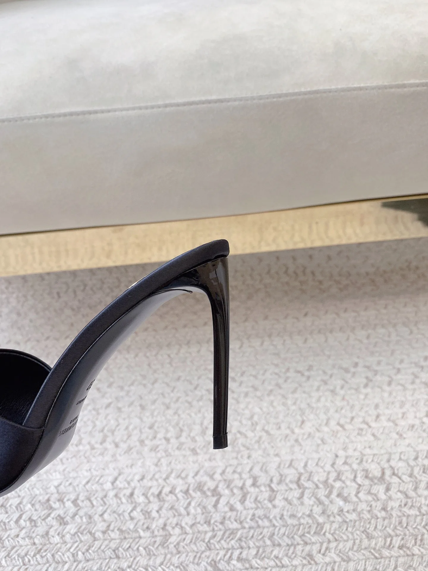 Босоножки Женские Saint Laurent 23835