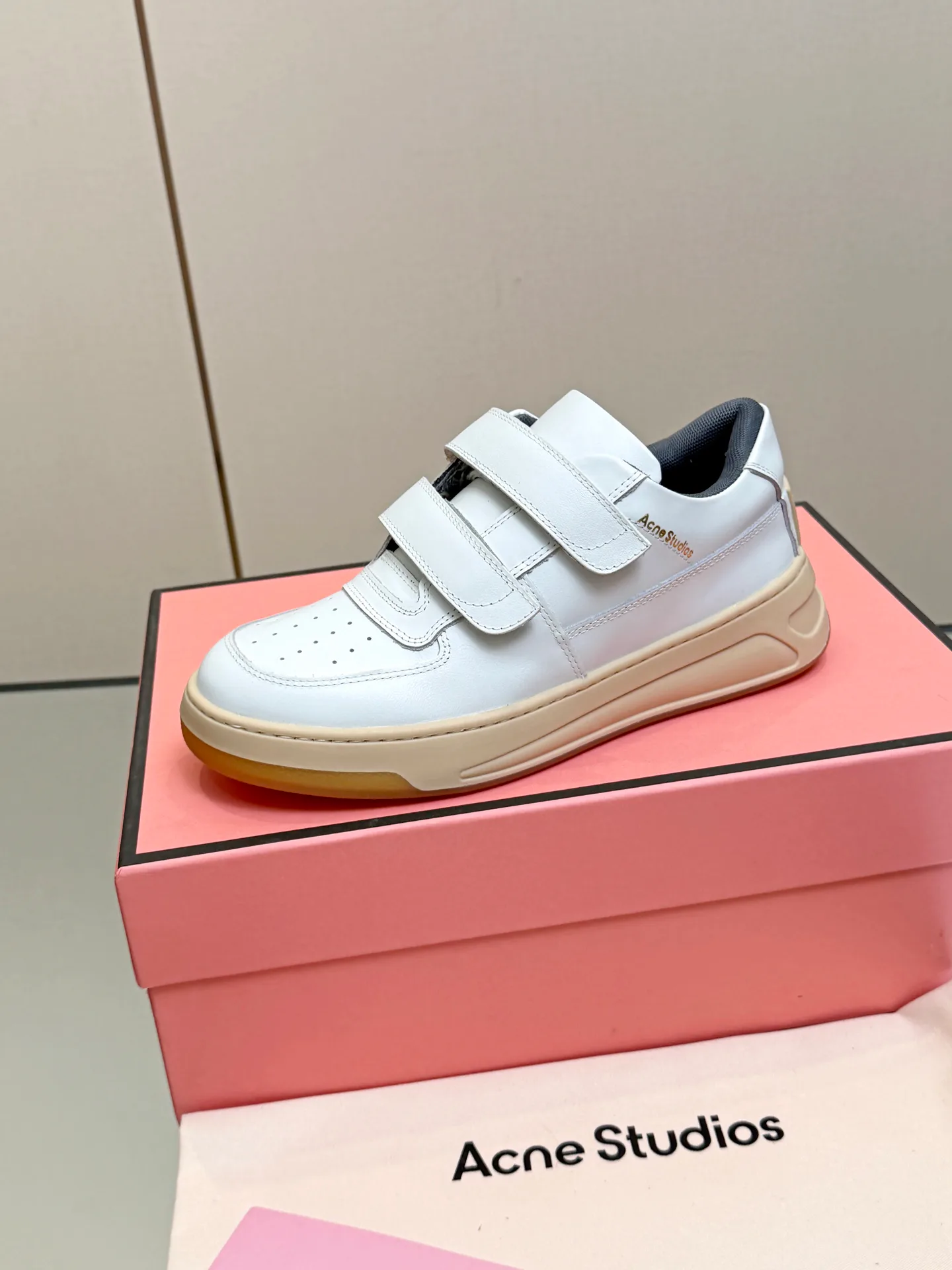 Кроссовки Женские Acne Studios 18534366