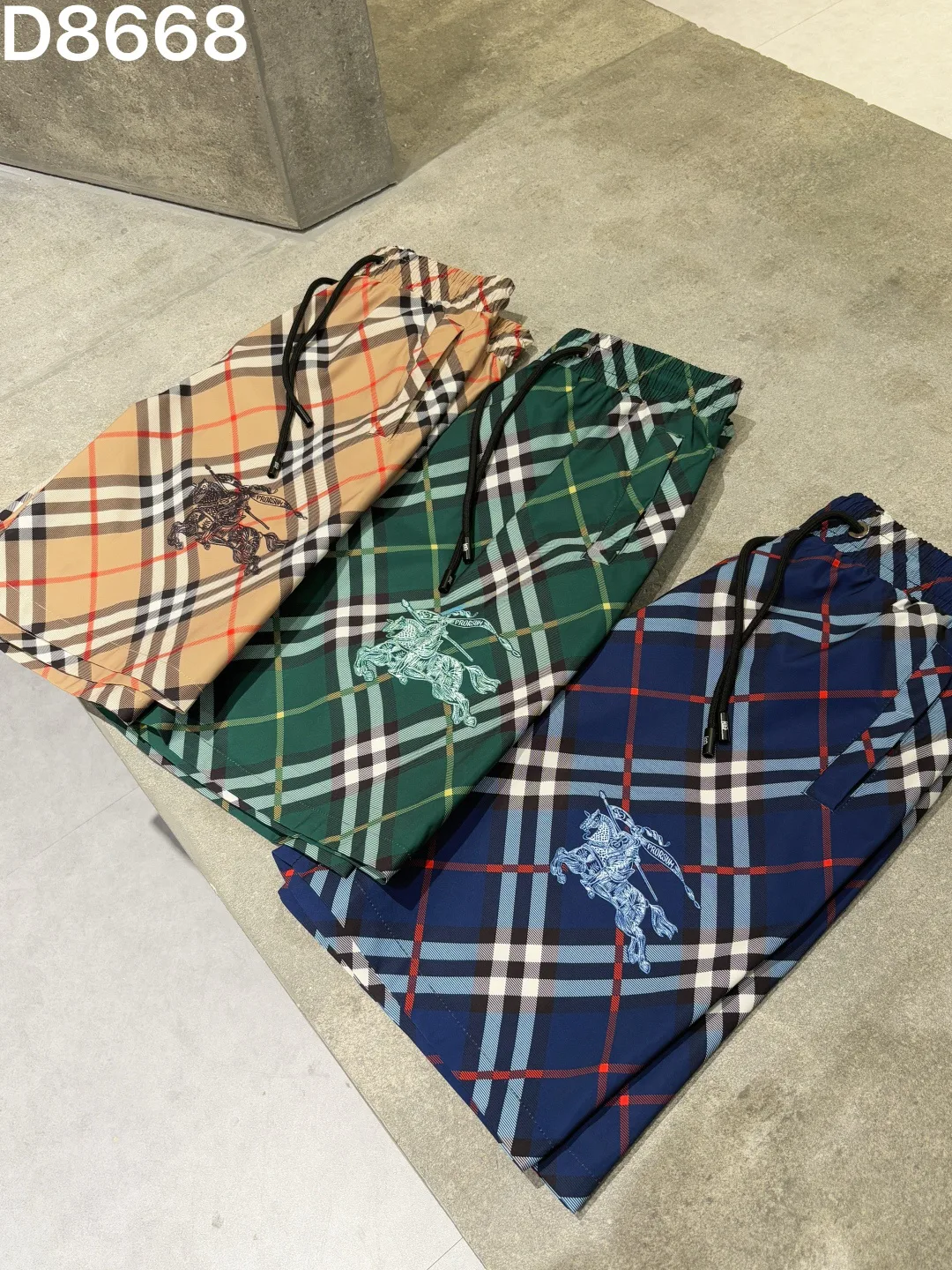 Шорты Мужские Burberry 18000509