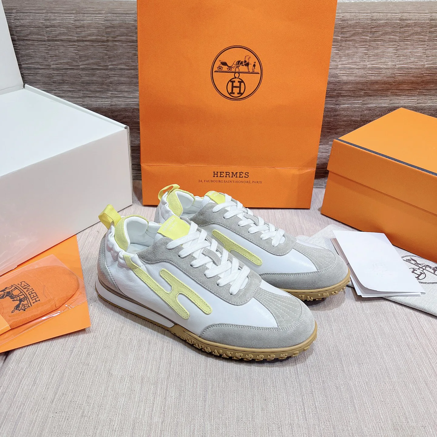 Кроссовки Женские Hermes 17749541