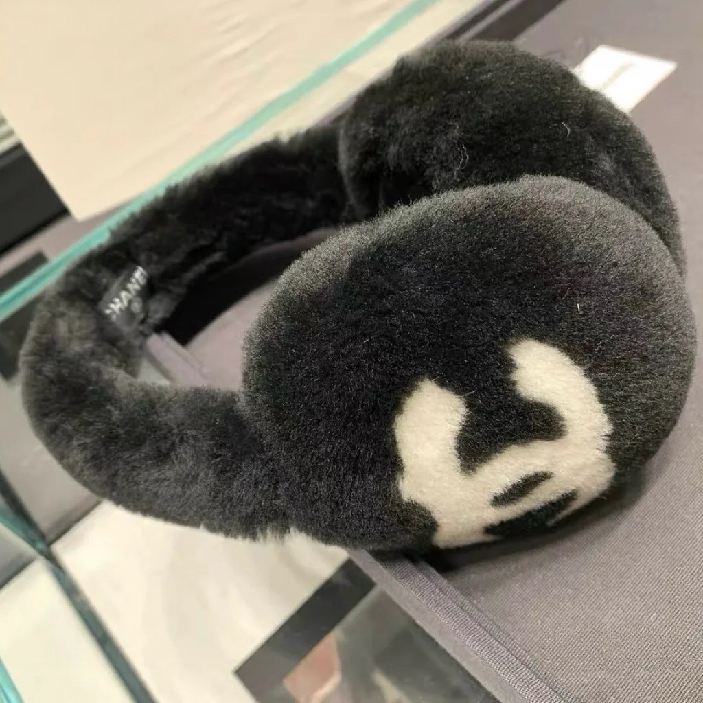 Головные Уборы Chanel 18347697