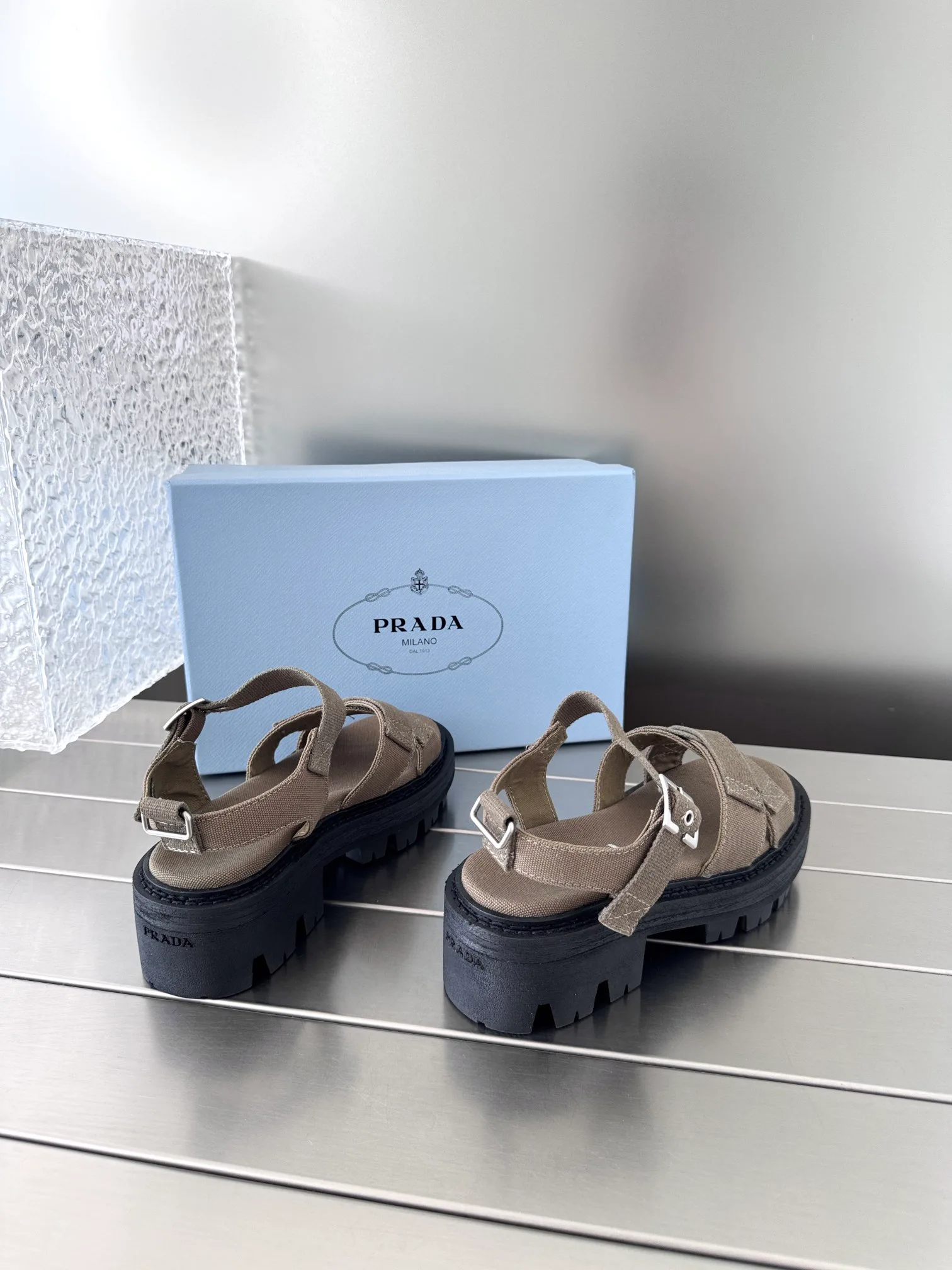 Сандалии Женские Prada 12245196